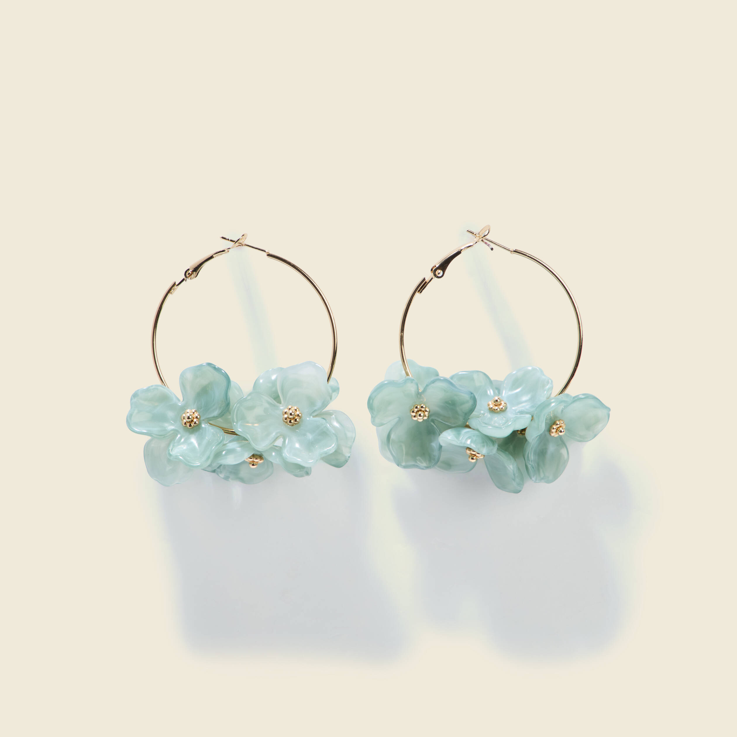 Boucles d'oreilles cr&eacute;oles gris femme