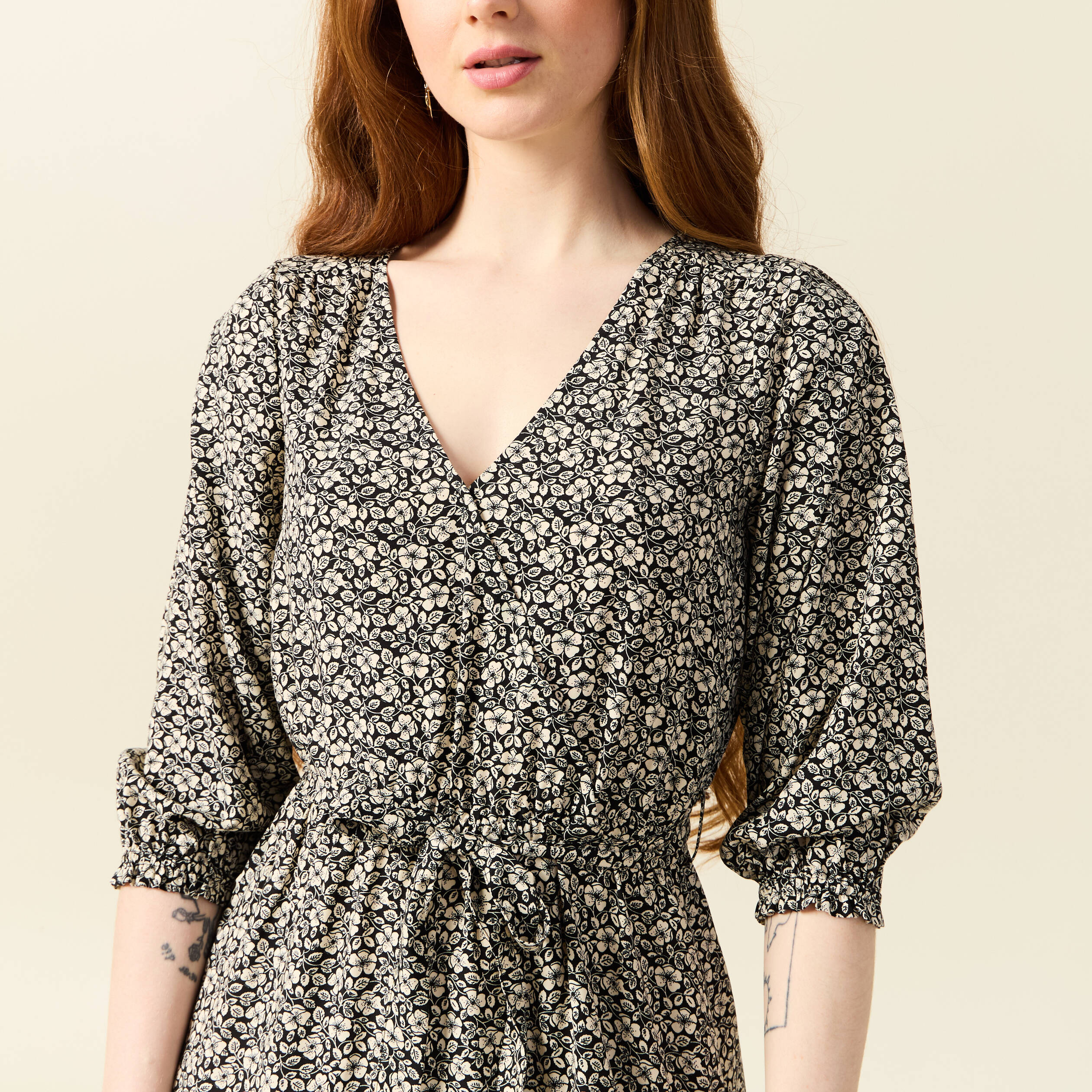 Robe &eacute;vas&eacute;e fluide manches 3/4 noir femme