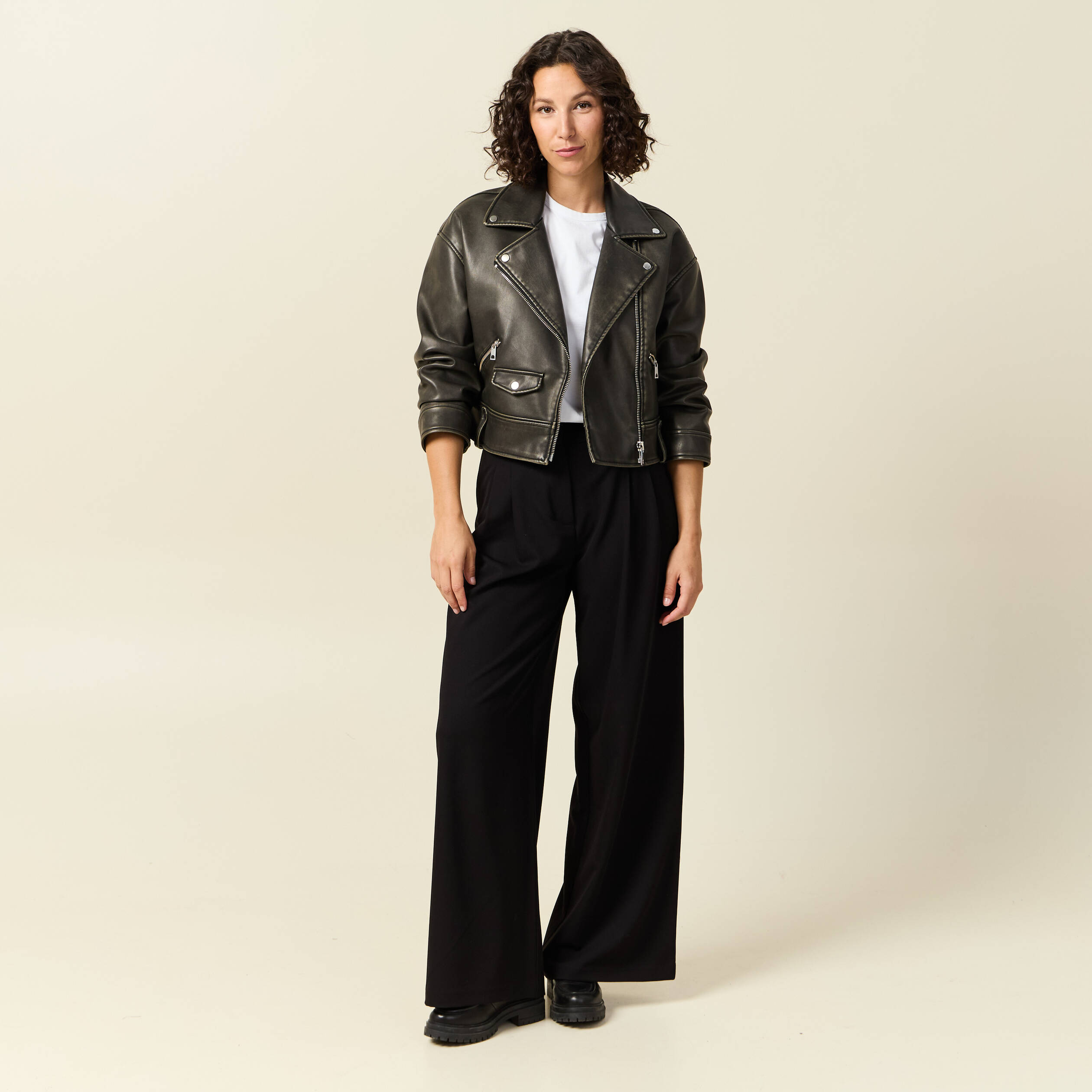 Pantalon large taille haute fluide noir femme