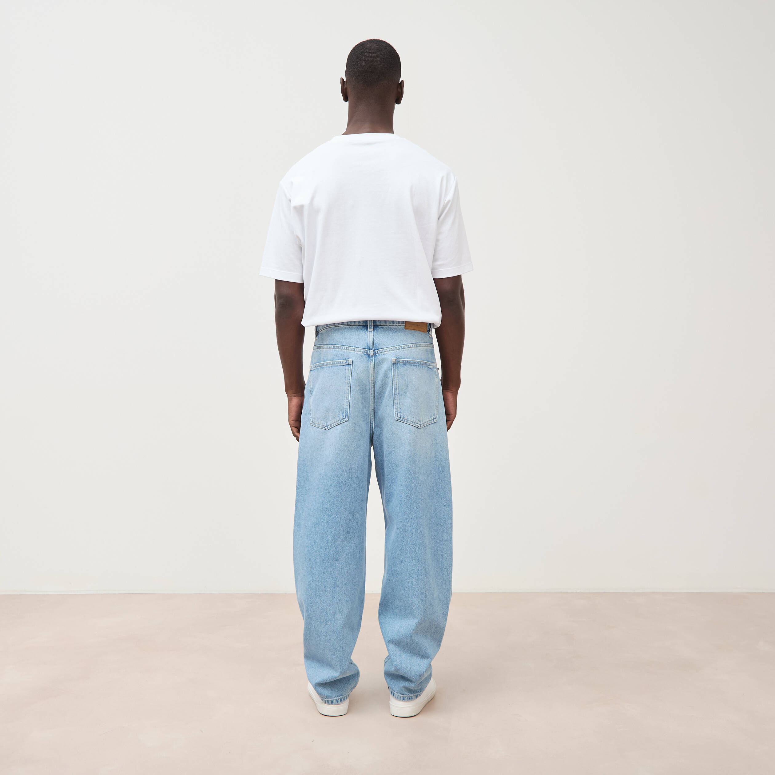Jeans large longueur 32 en coton denim bleach homme