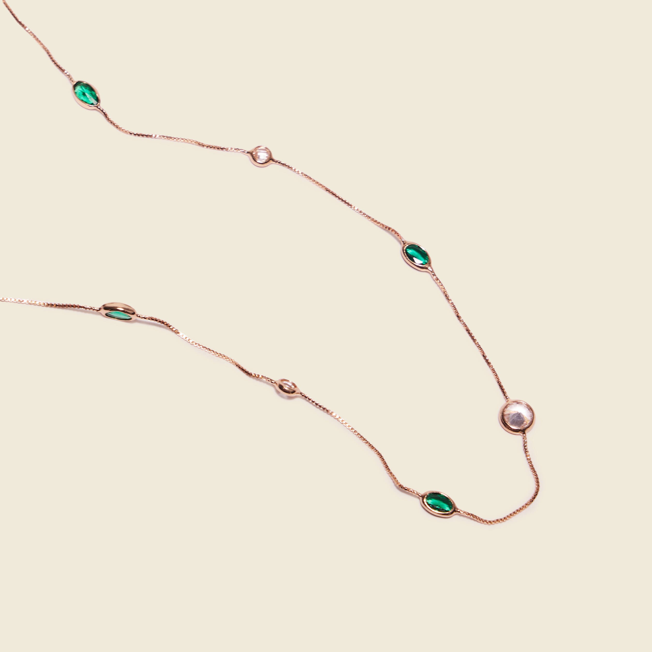 collier avec perles vert olive femme Collier avec perles vert olive femme