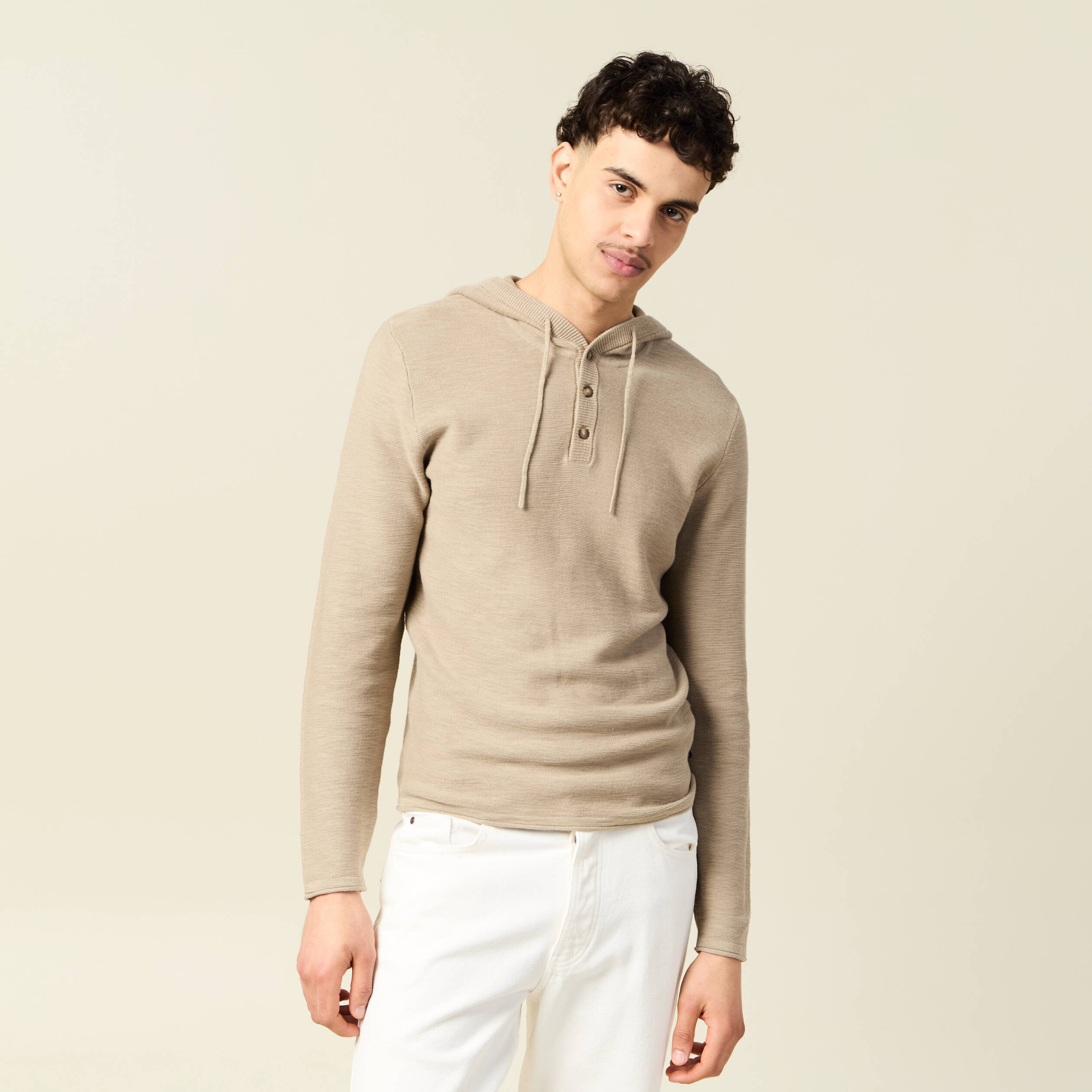 pull a capuche gris homme Pull à capuche gris homme