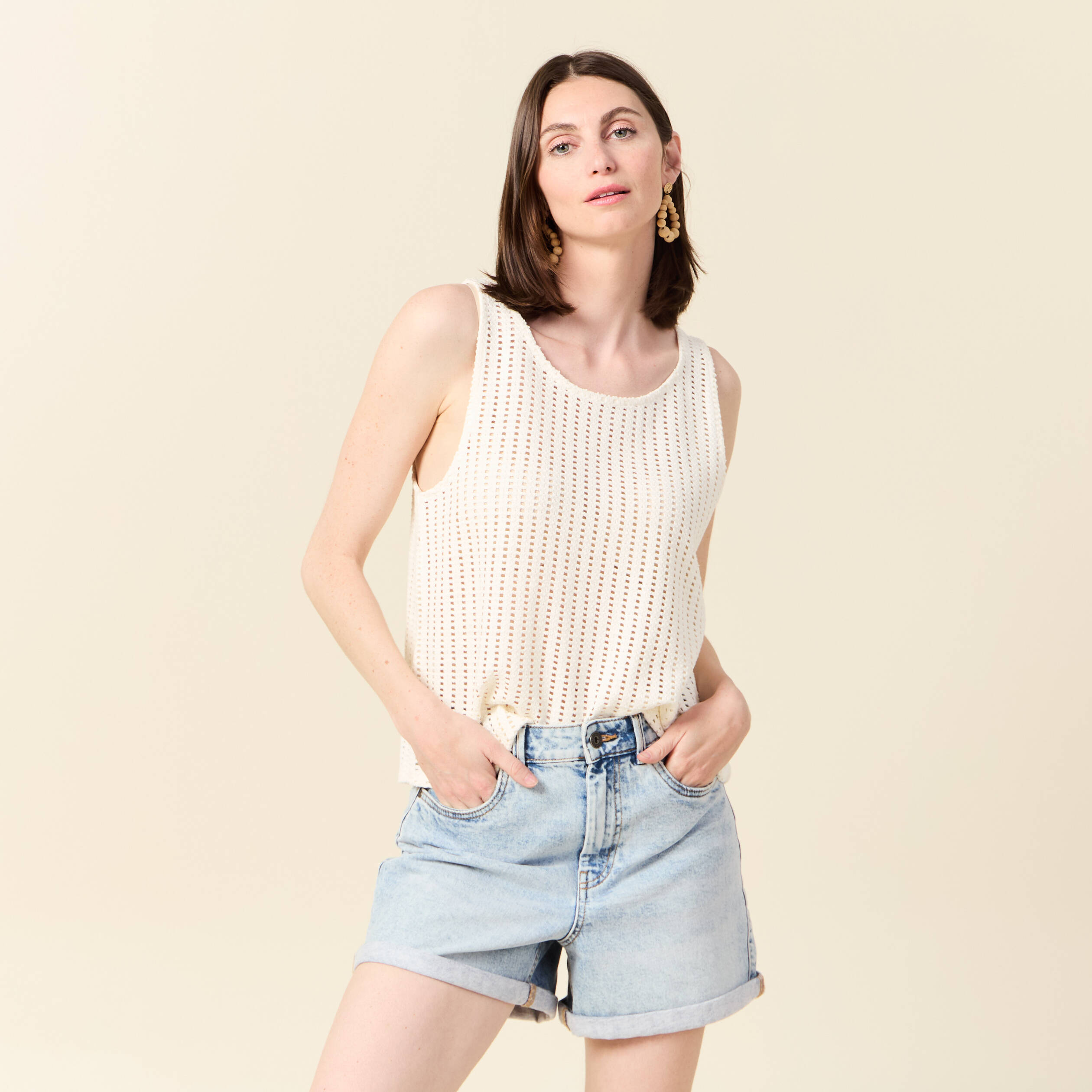debardeur sans manches ajoure creme femme Débardeur sans manches ajouré creme femme