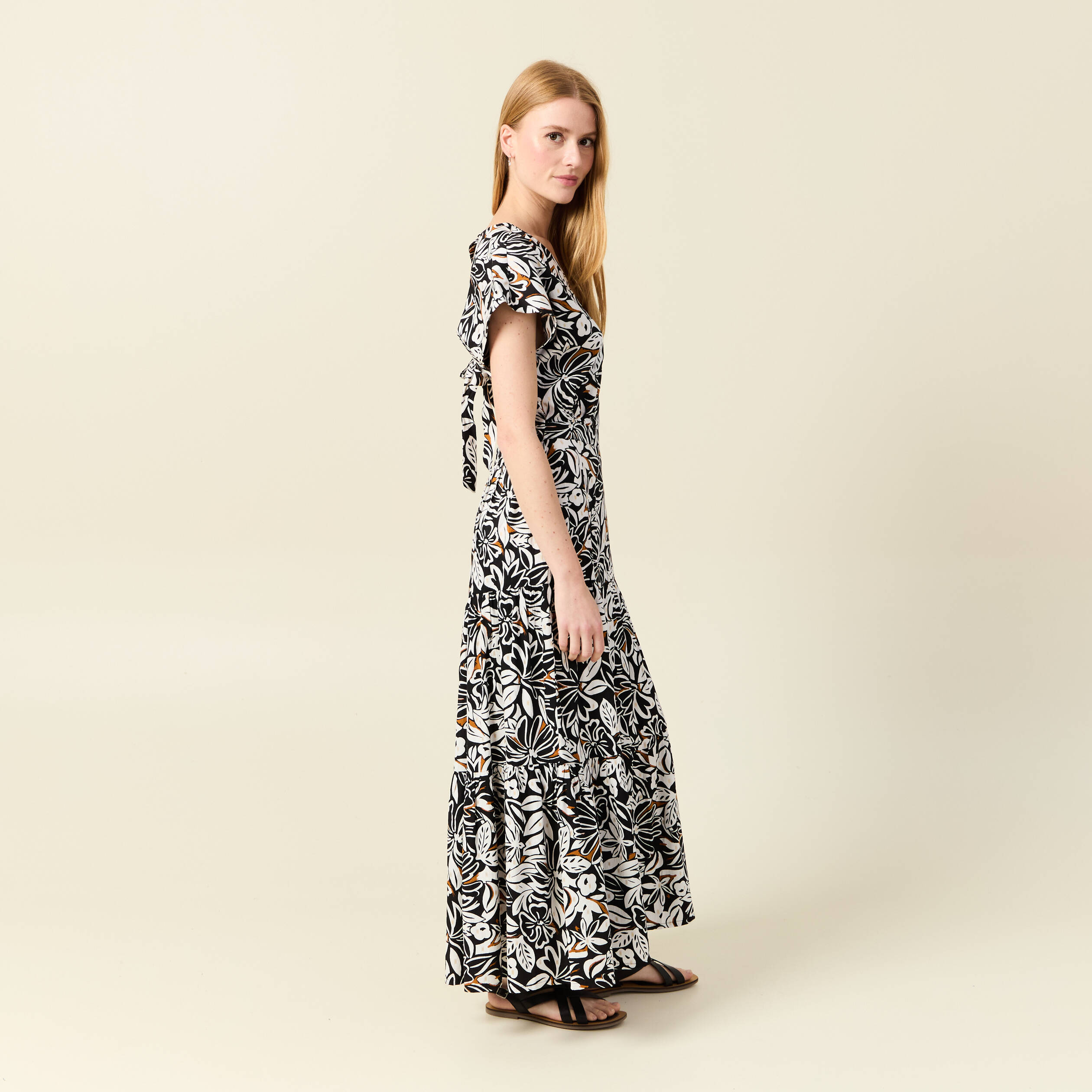 robe longue evasee dos ouvert noir femme Robe longue évasée dos ouvert noir femme