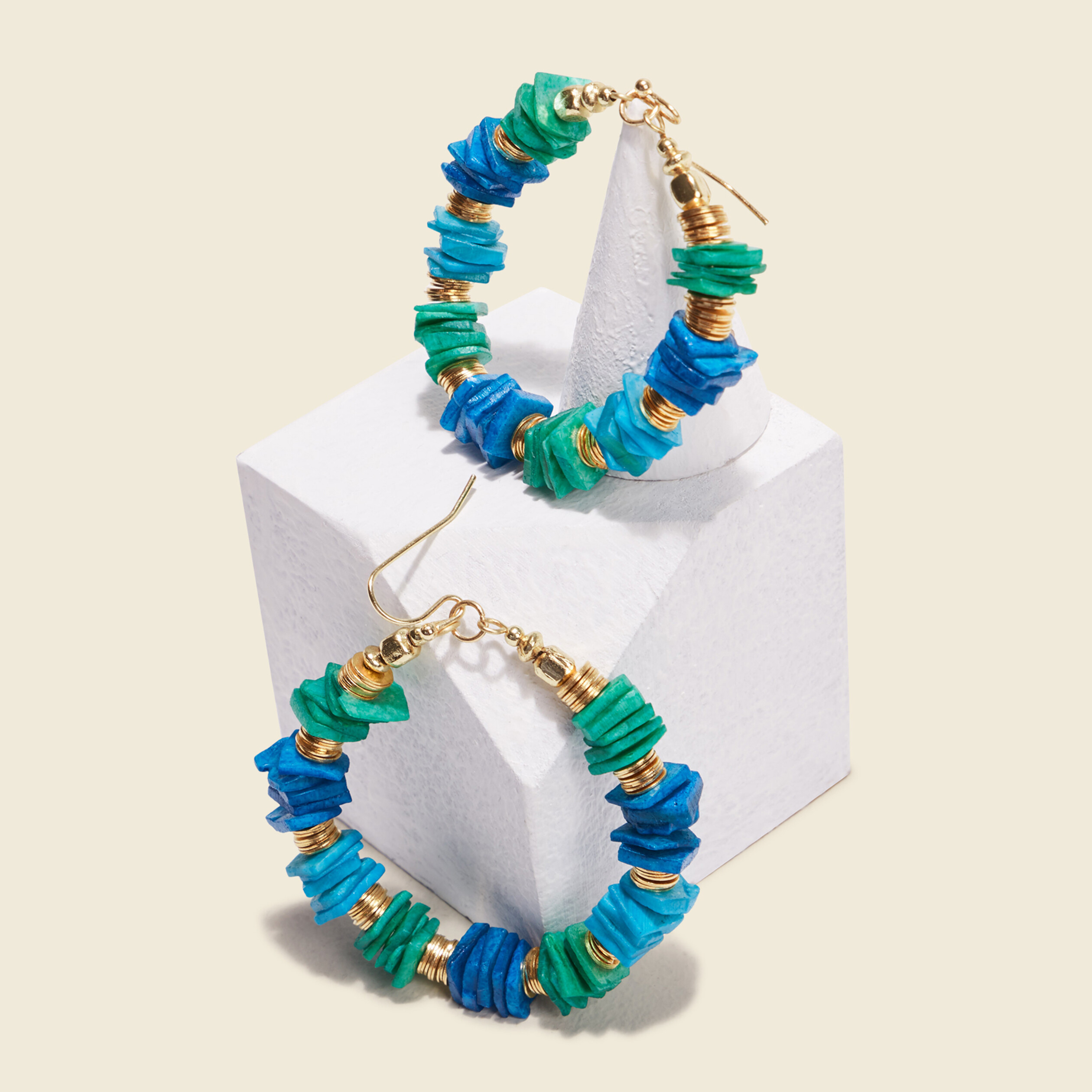 Boucles d'oreilles pendantes bleu clair femme