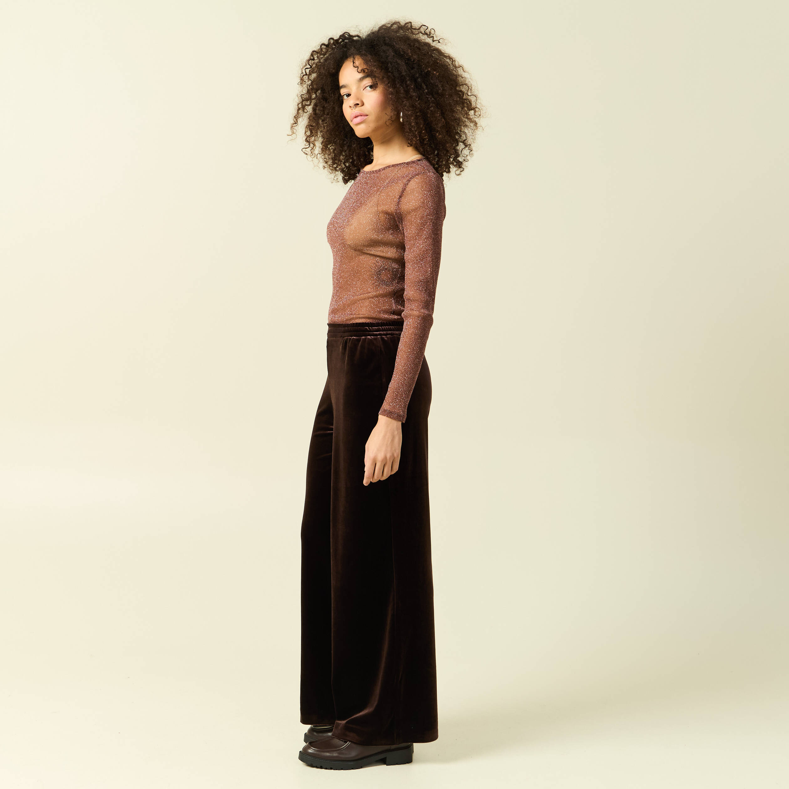 Pantalon large taille haute en velours marron fonc&eacute; femme