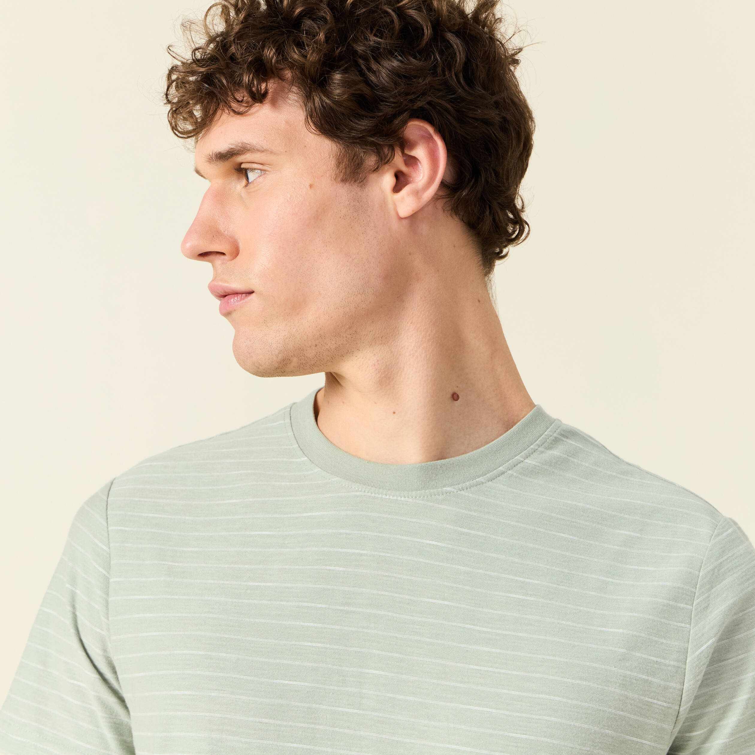 T-shirt ray&eacute; droit manches courtes vert olive homme