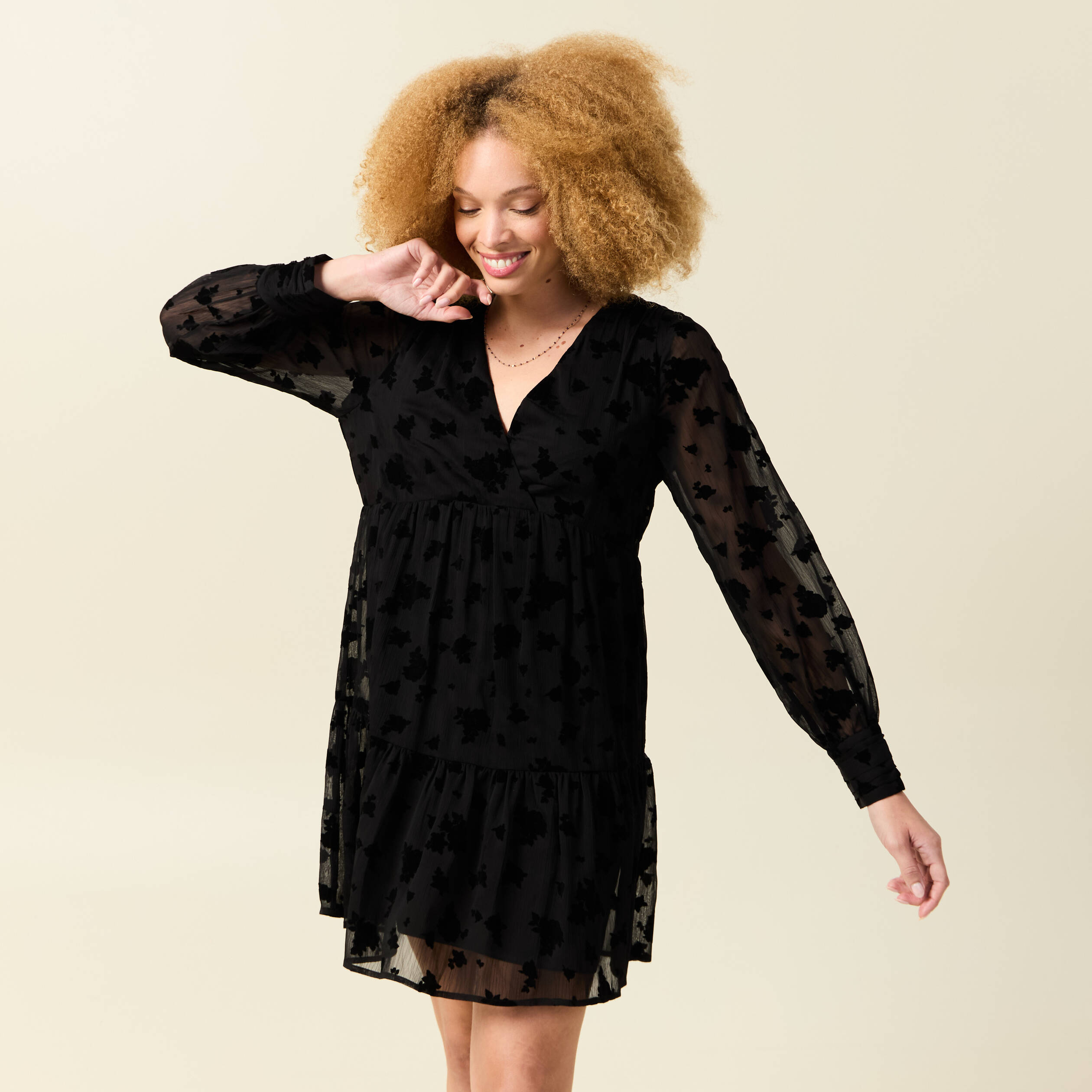 Robe manches longues en voile doubl&eacute;e noir femme