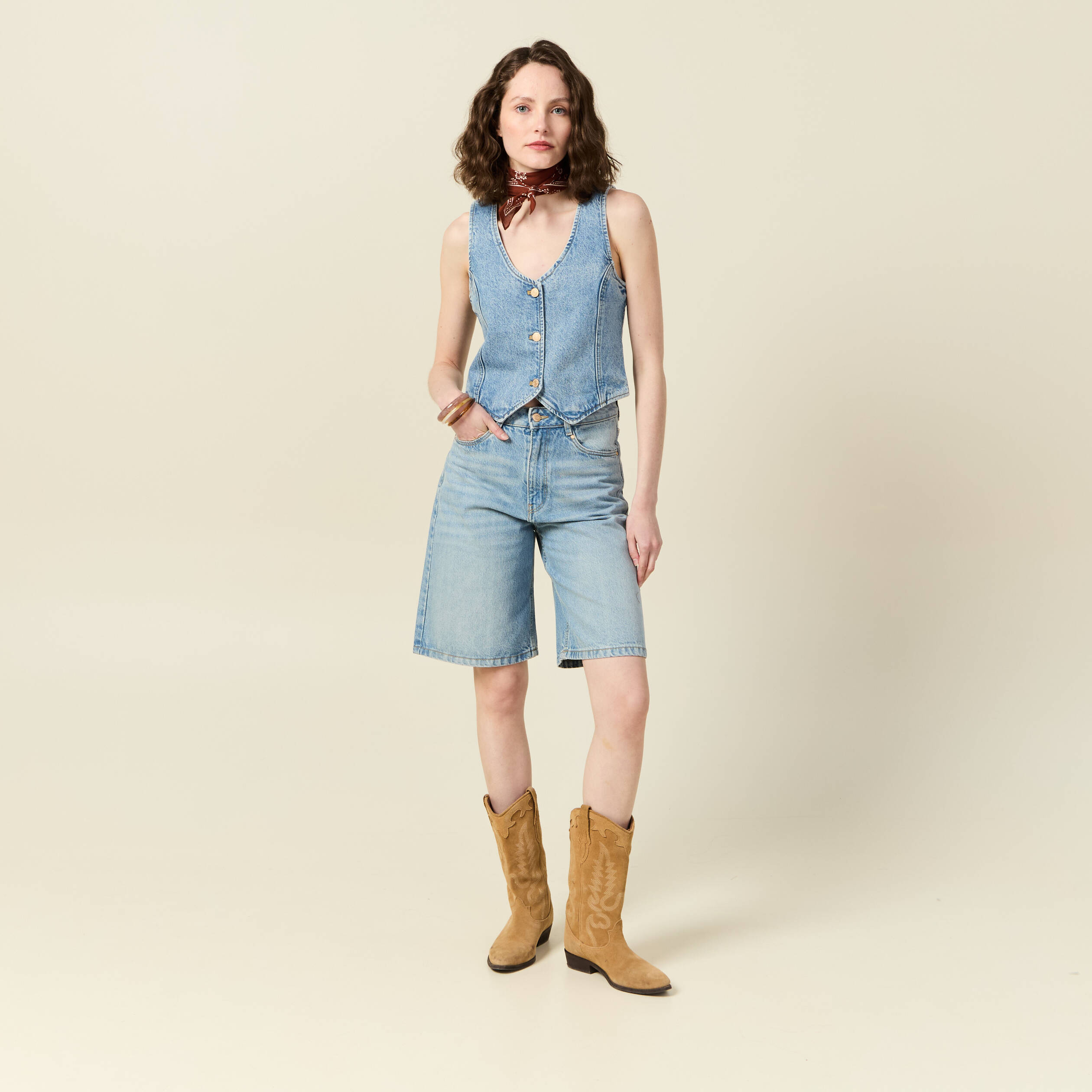 veston sans manches en jean denim used femme Veston sans manches en jean denim used femme