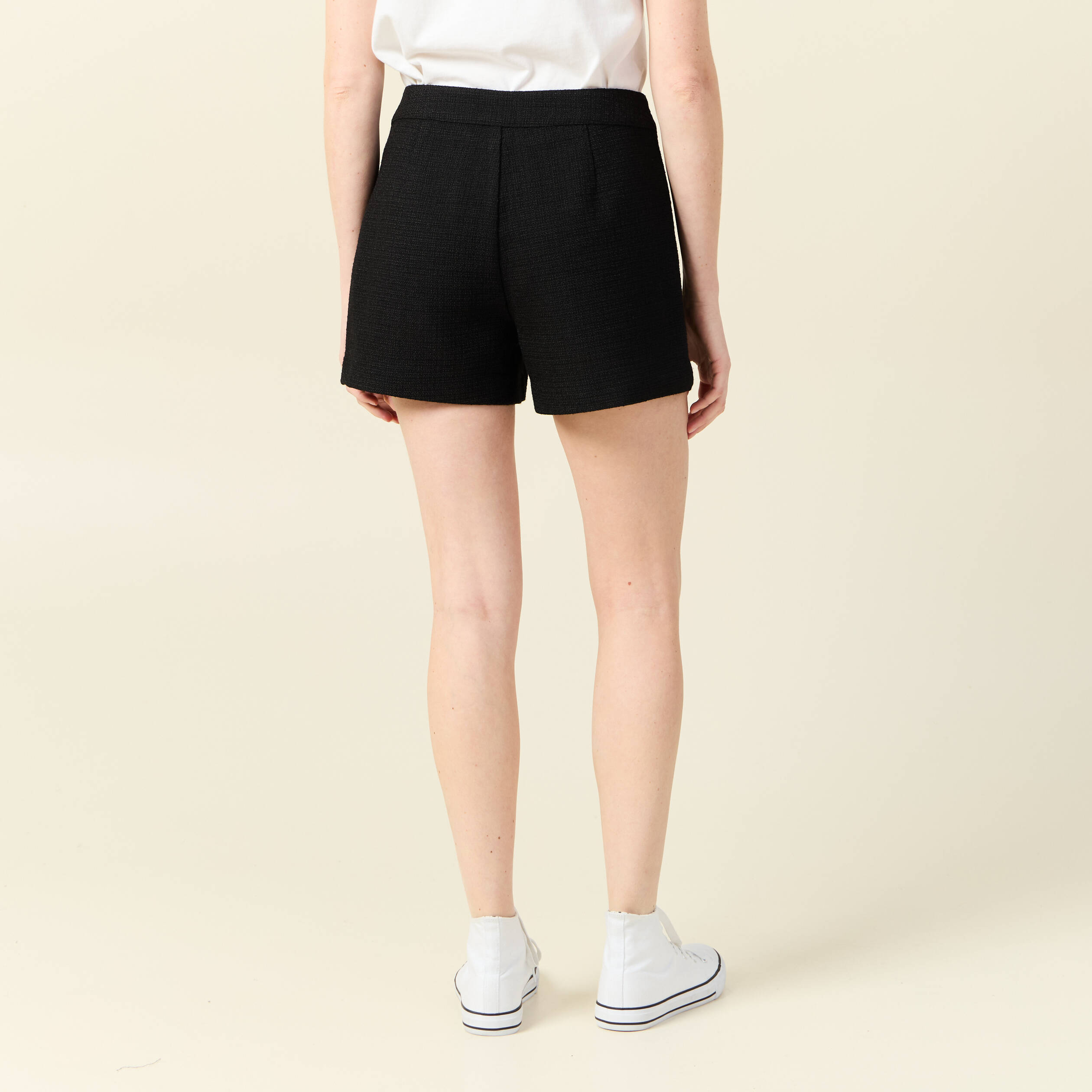 Short droit noir femme