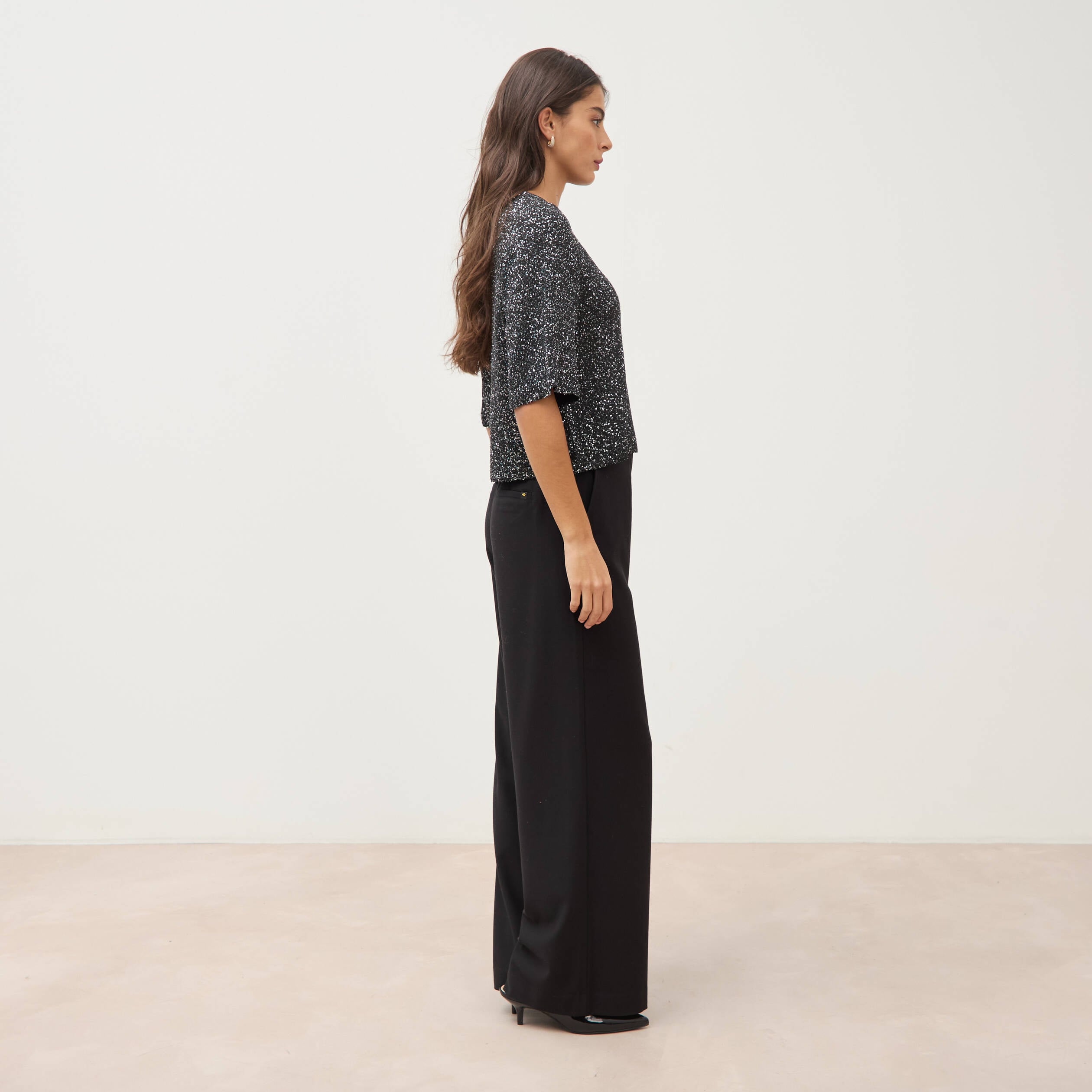 Pull manches courtes col rond brillant noir femme