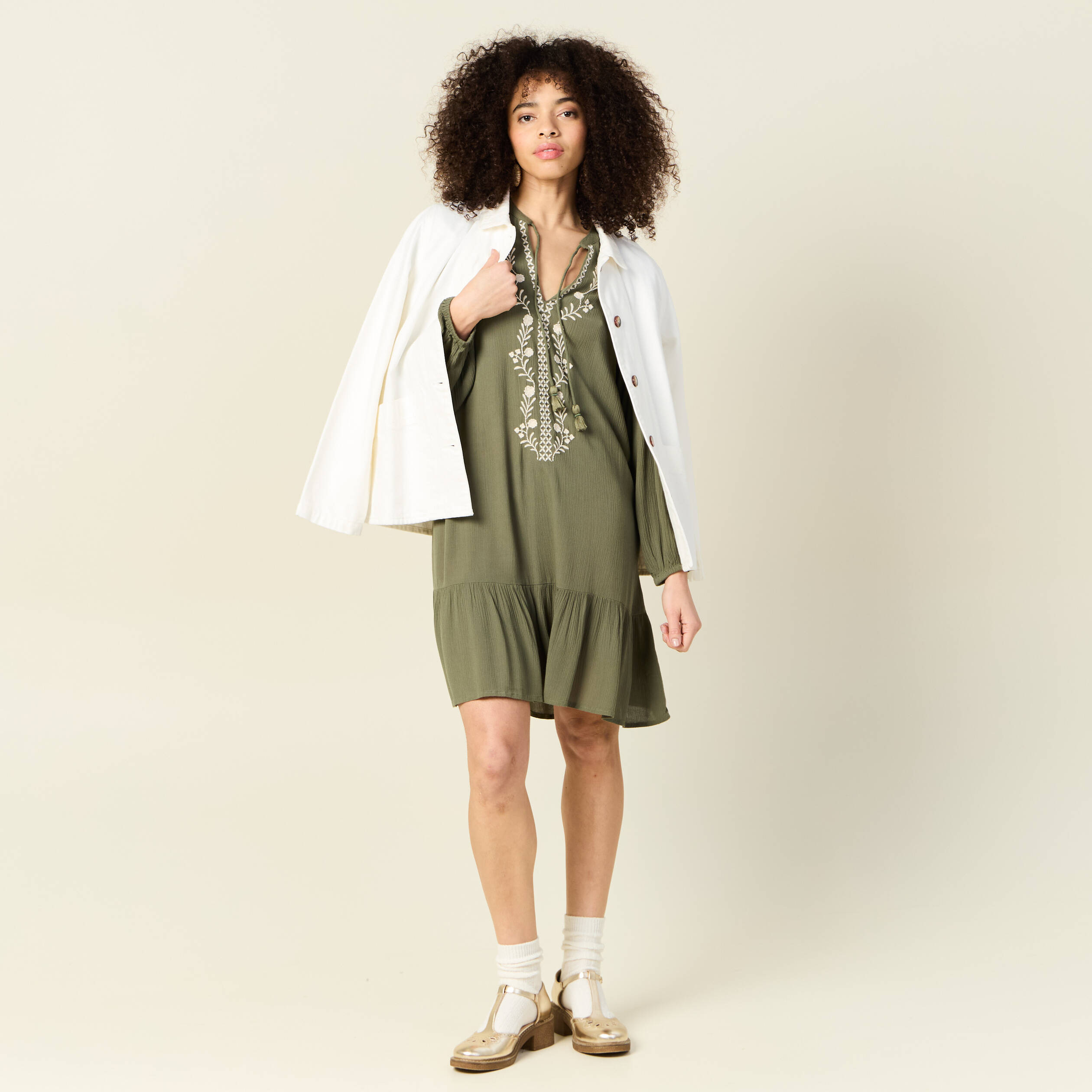 Robe &eacute;vas&eacute;e broderie vert kaki femme