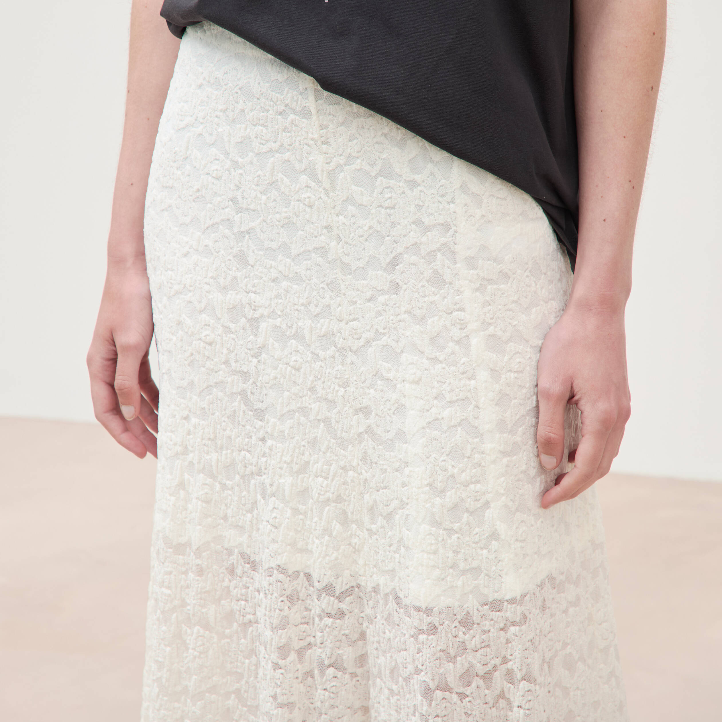 Jupe longue &eacute;vas&eacute;e en dentelle doubl&eacute;e ecru femme