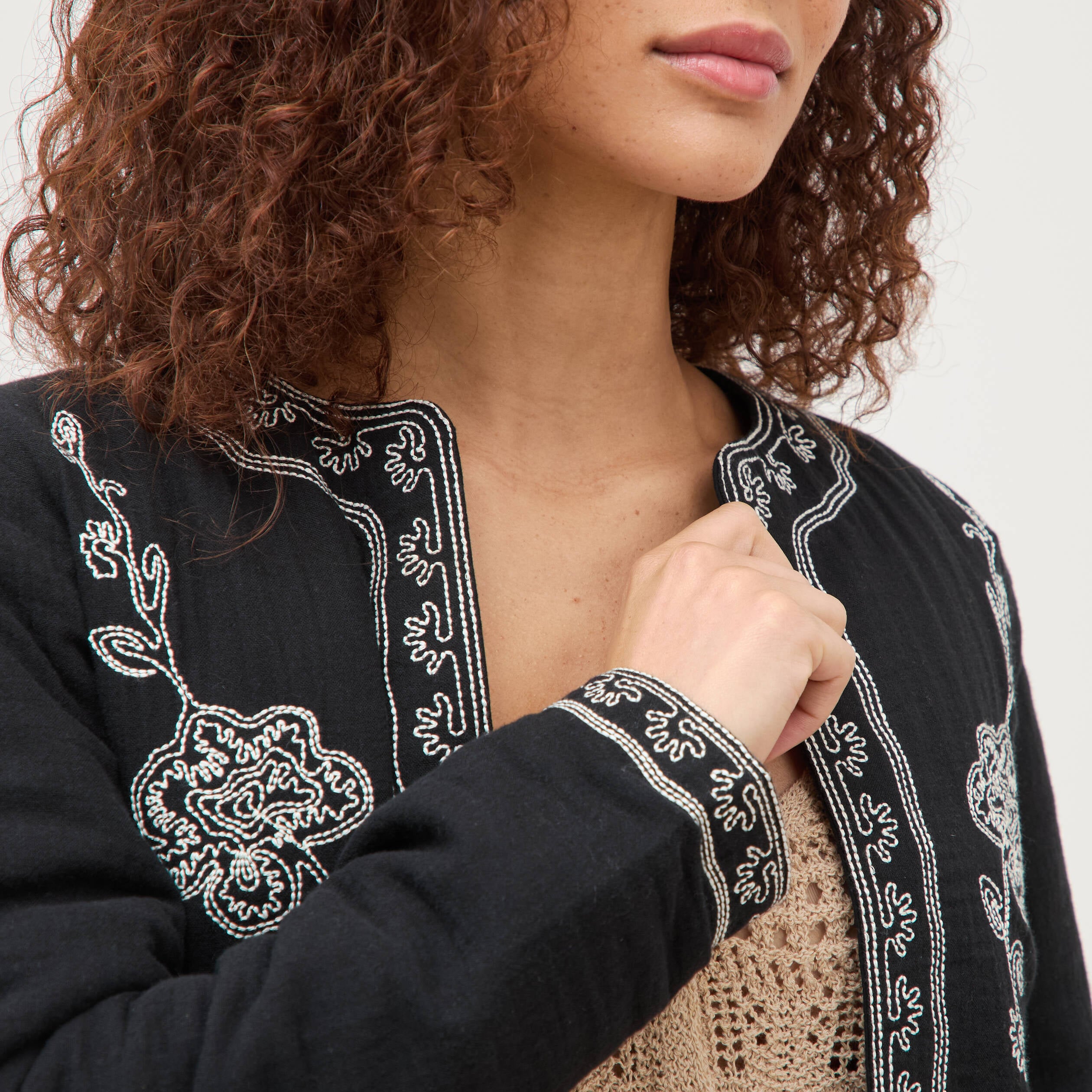 Veste en coton avec broderie noir femme