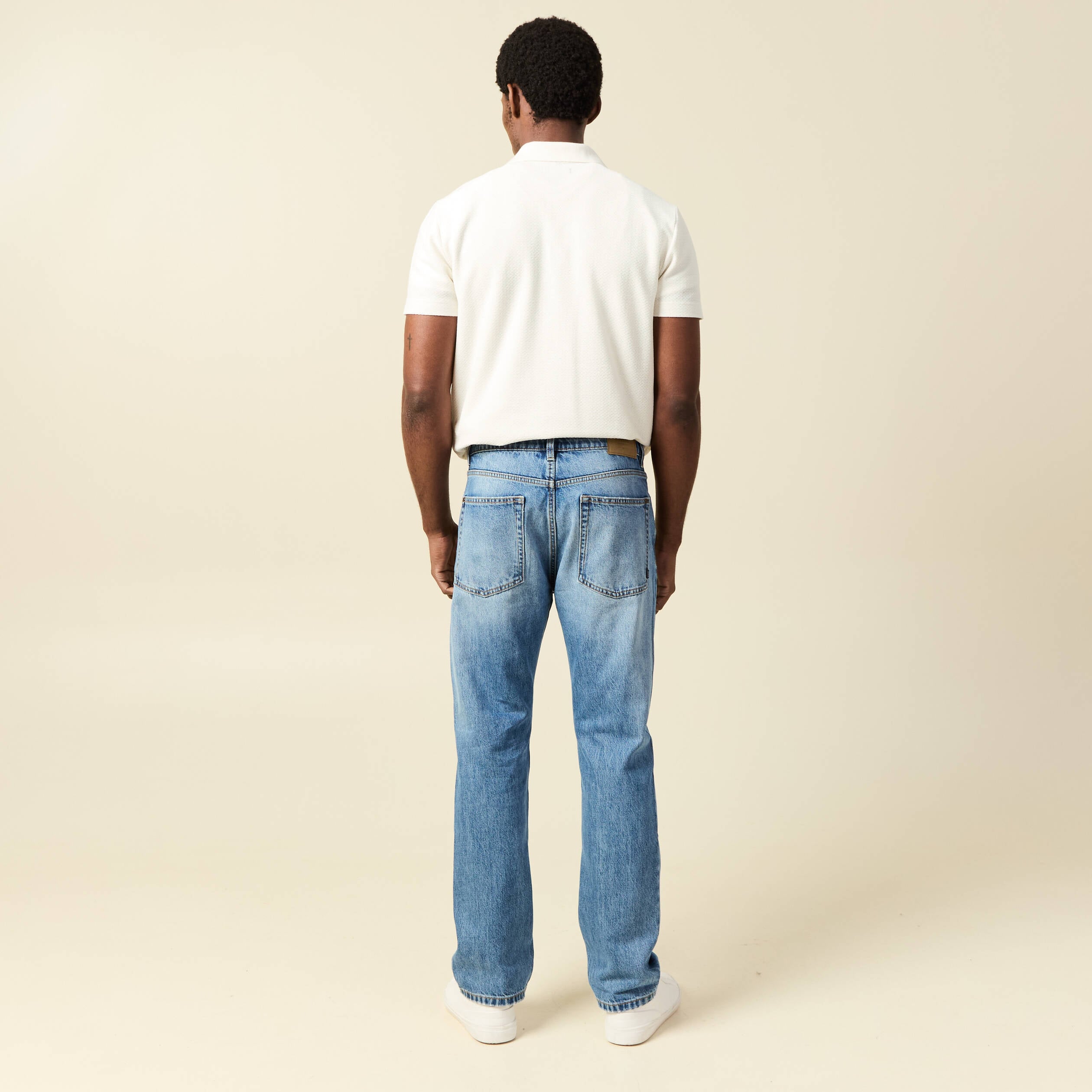 Jeans straight longueur 32 en coton denim stone homme