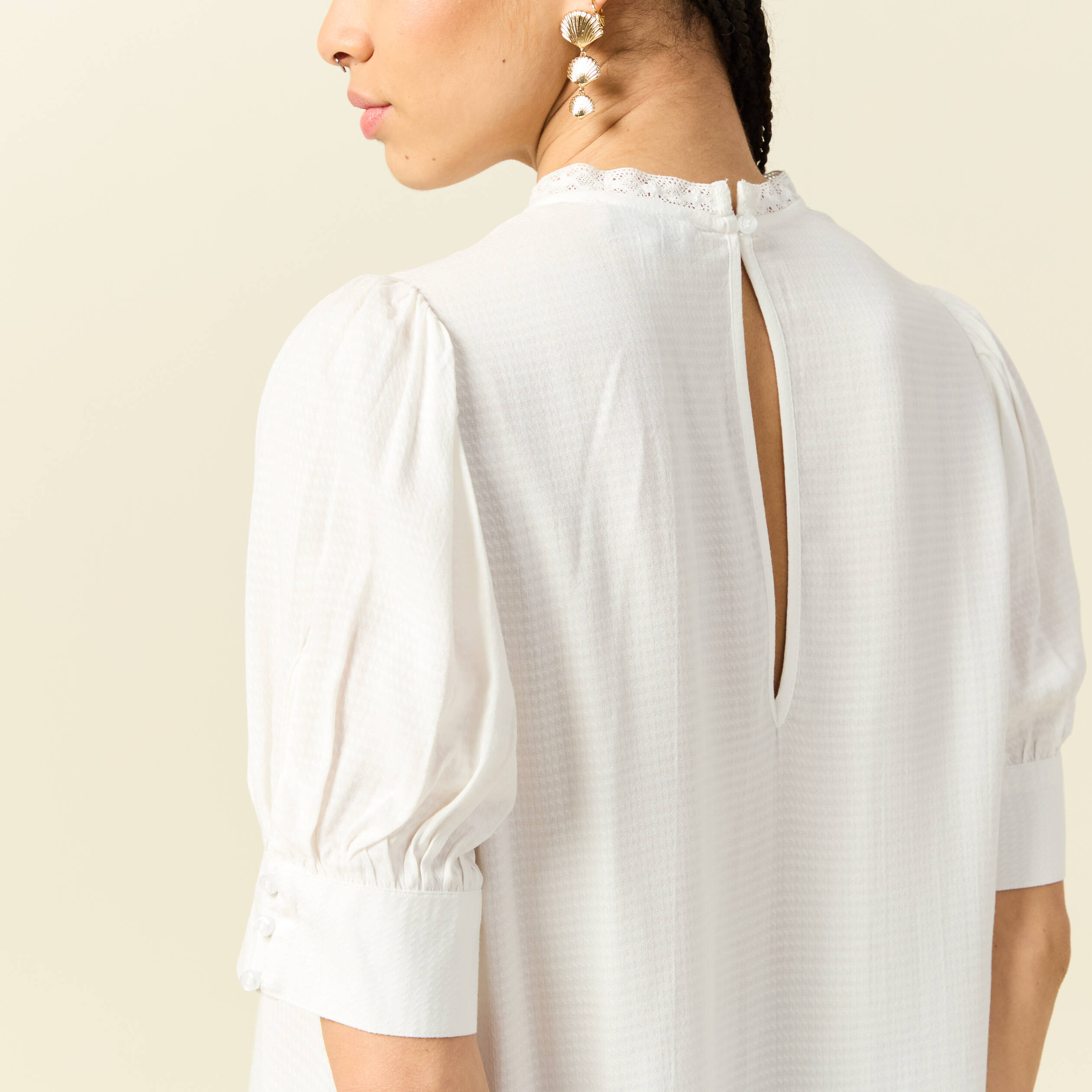 Blouse manches courtes col rond ecru femme