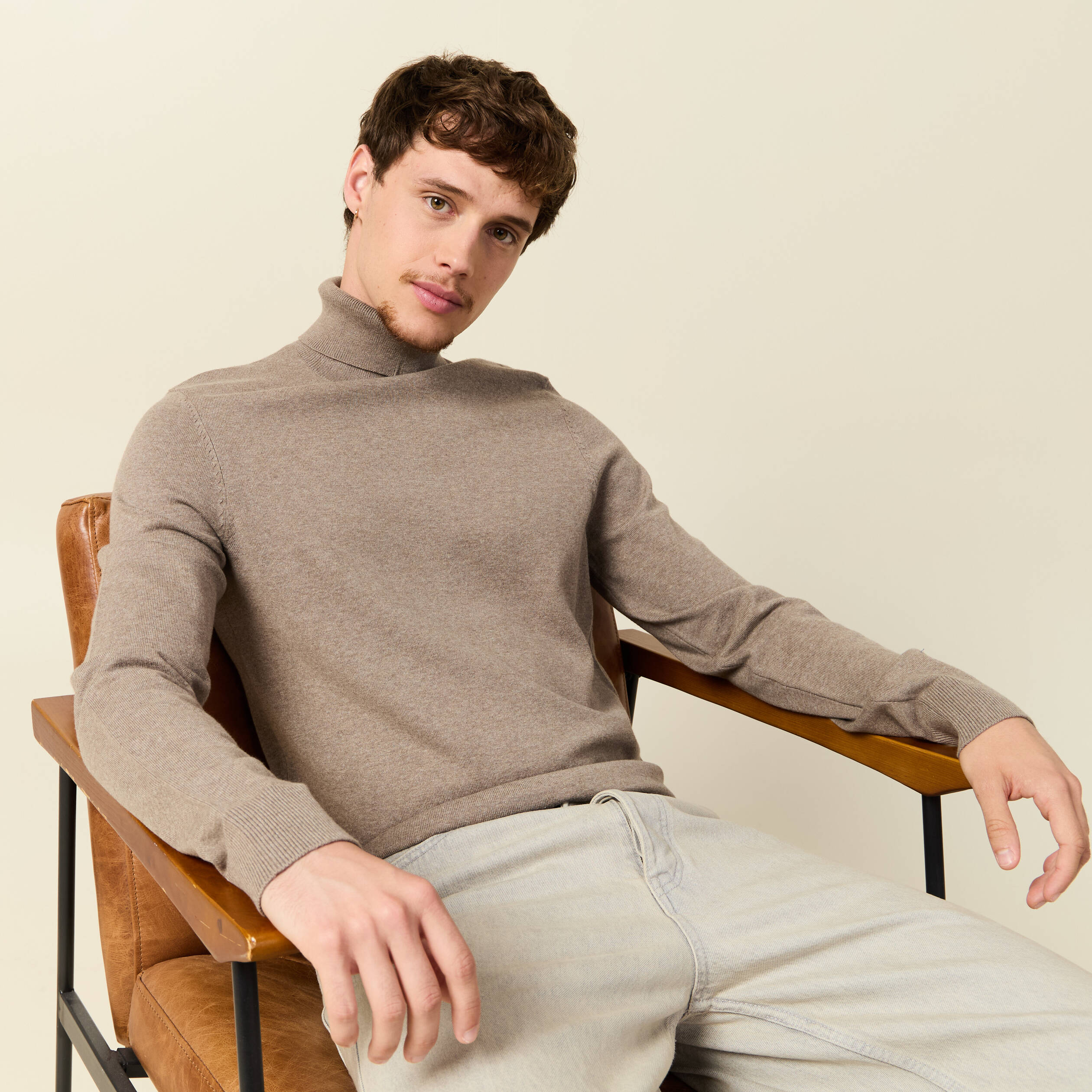 Pull droit court manches longues vert kaki homme