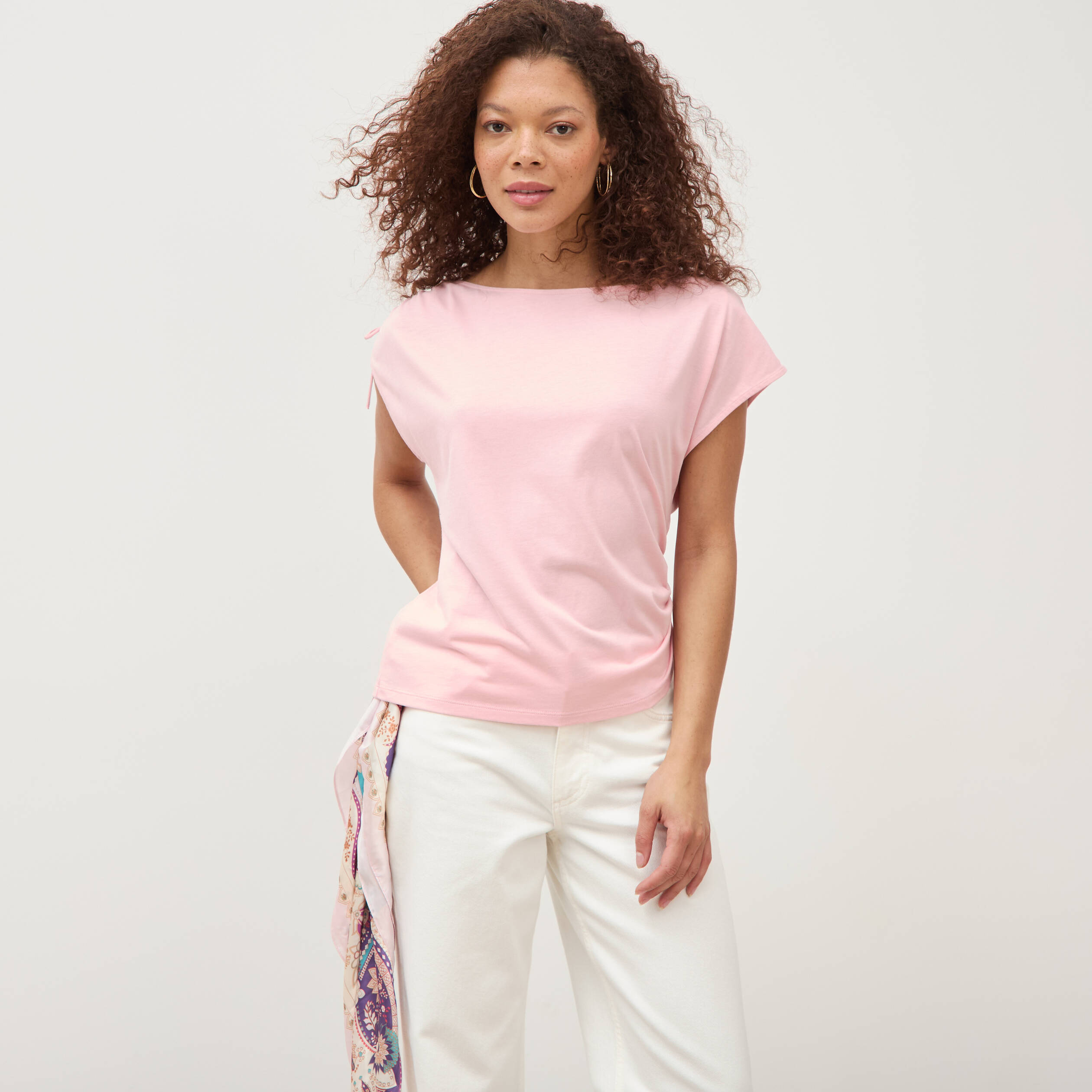 T-shirt ajust&eacute; col rond manches courtes rose clair femme