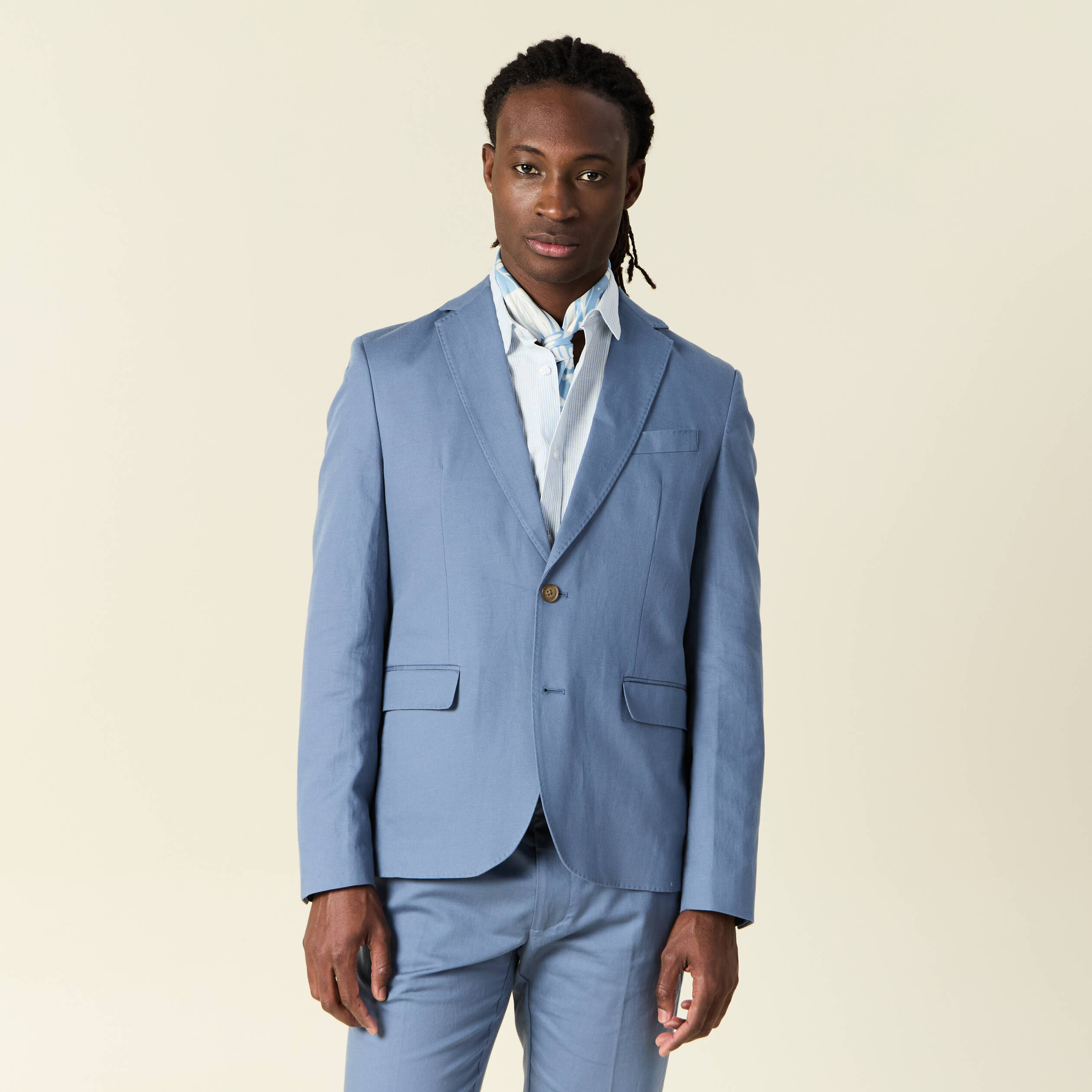 Veste blazer cintr&eacute; bleu fonc&eacute; homme