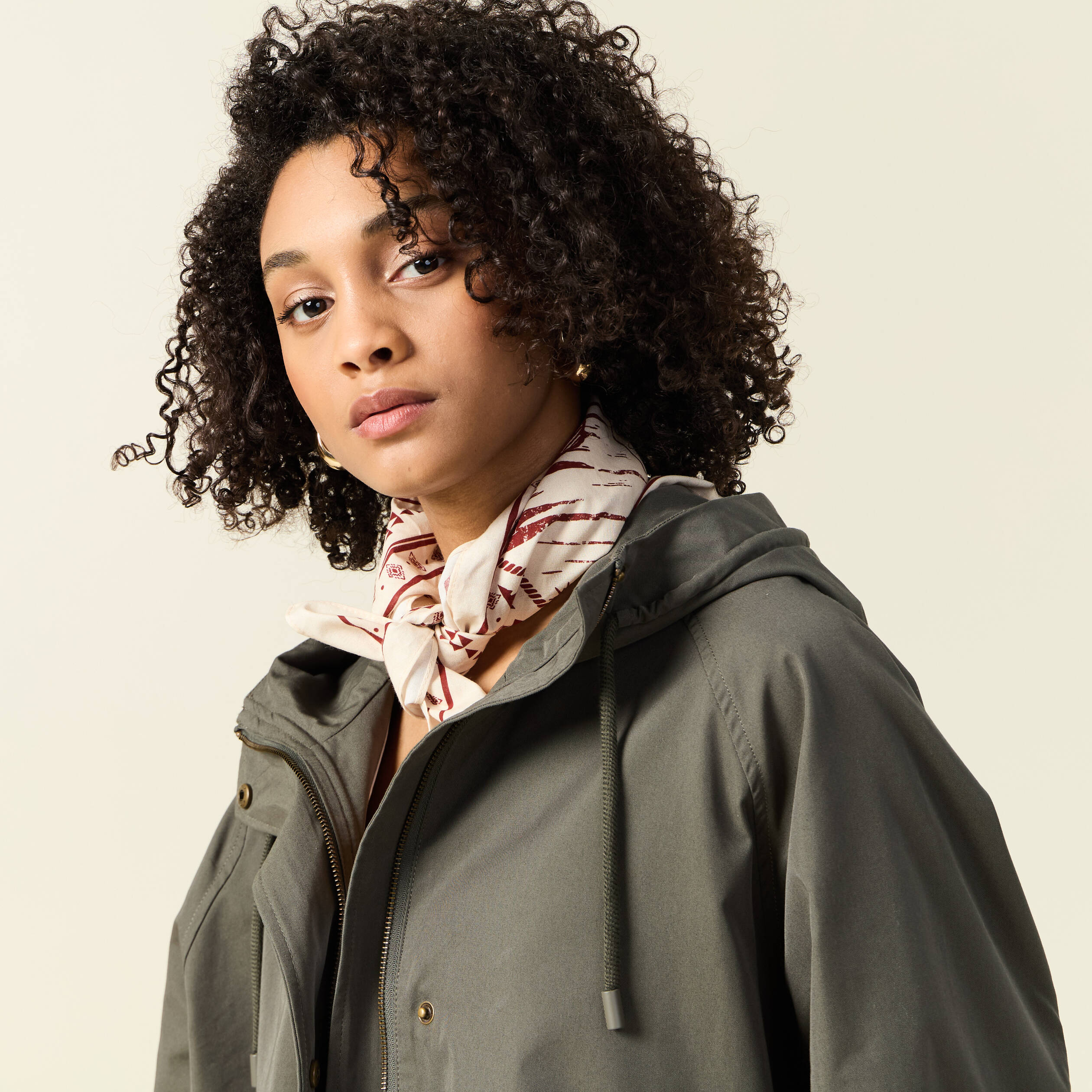Parka oversize d&eacute;perlante &agrave; capuche vert kaki femme