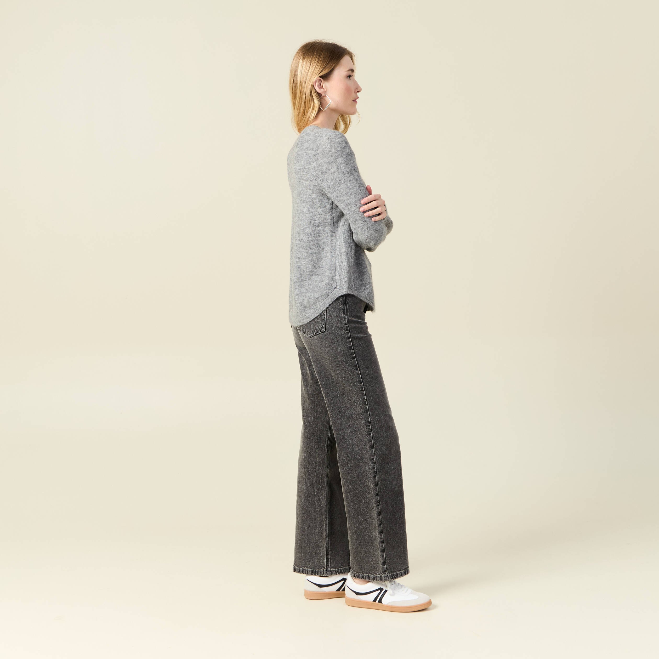 Pull manches longues col en V gris clair femme