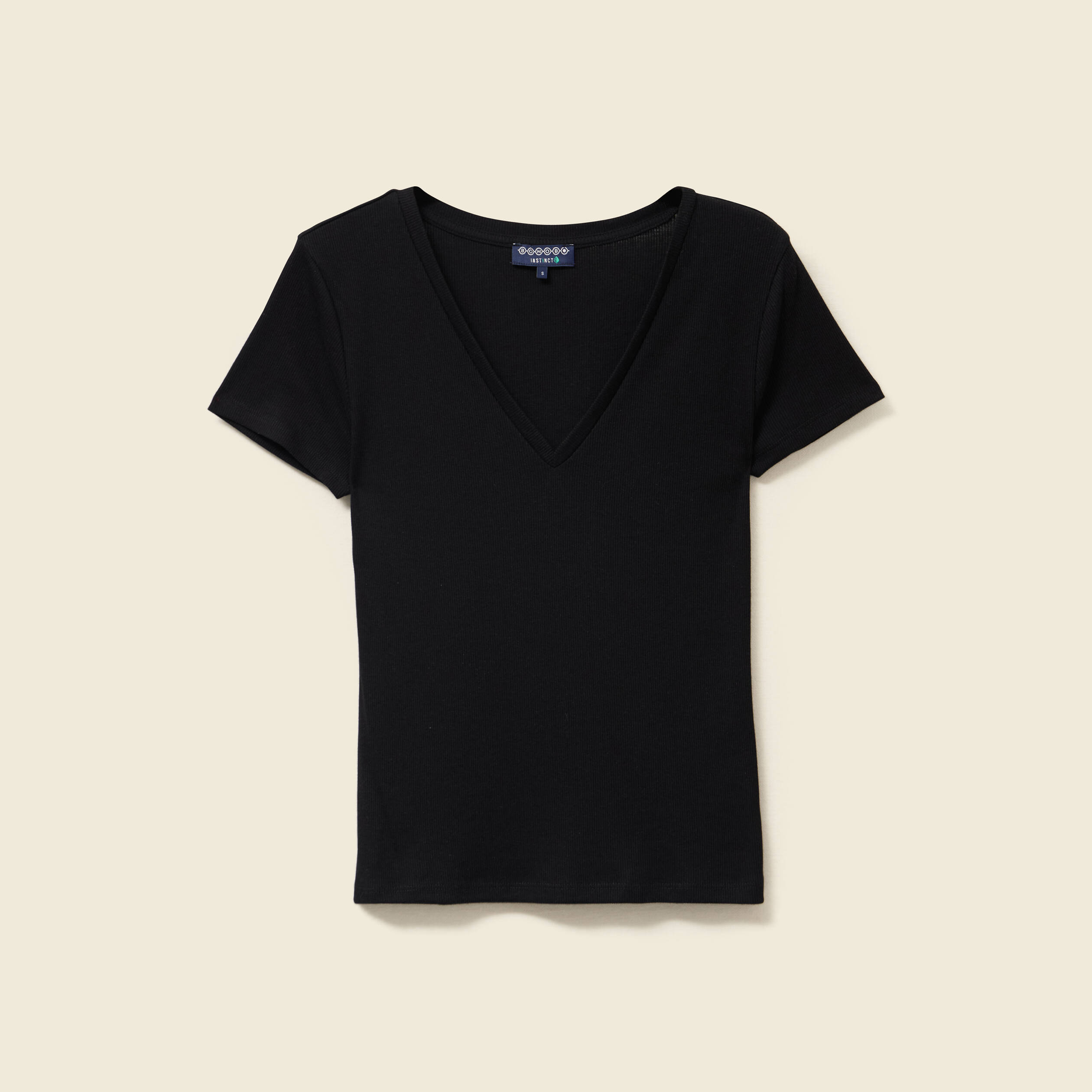 T-shirt ajust&eacute; col V manches courtes noir femme
