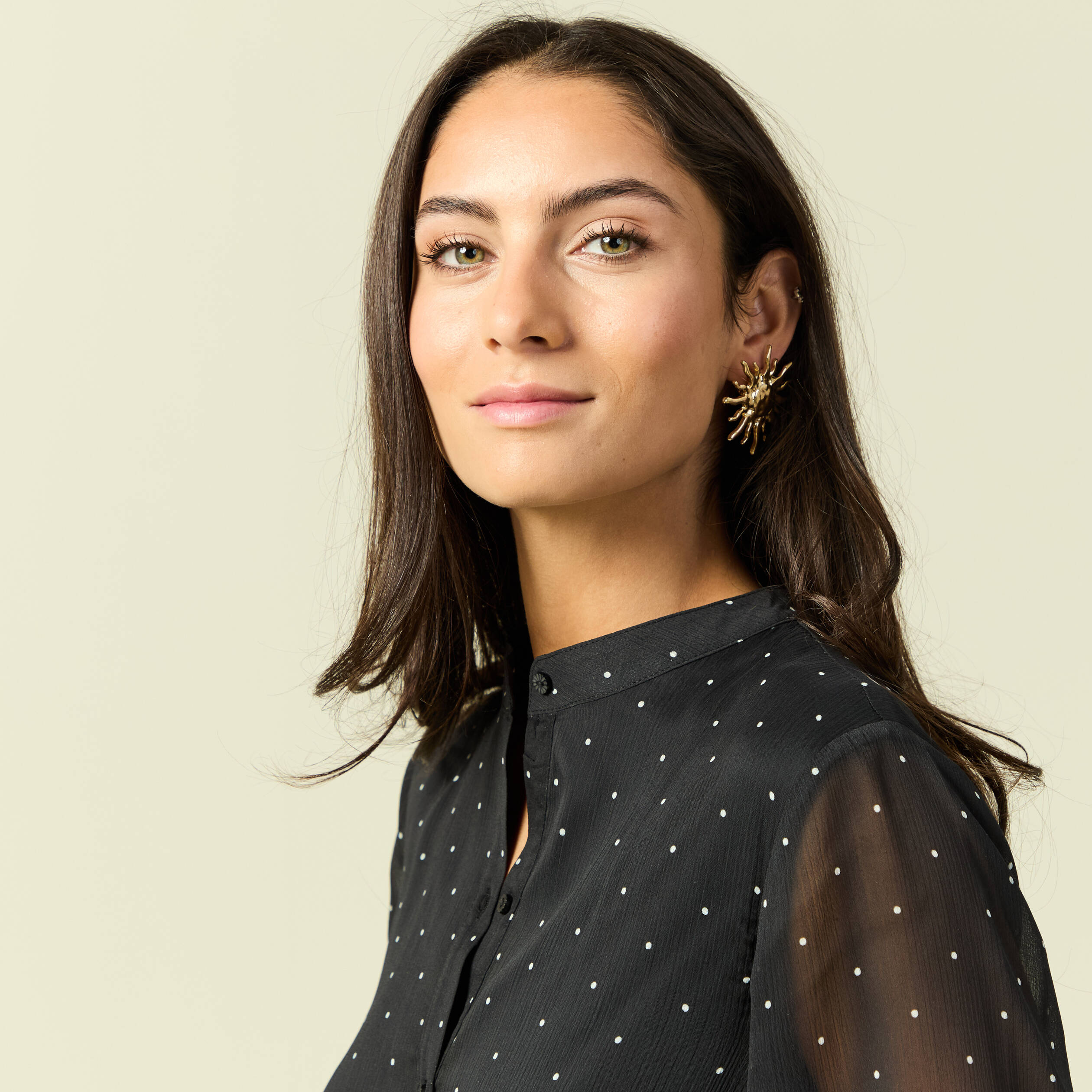Robe longue &eacute;vas&eacute;e col v manches longues noir femme