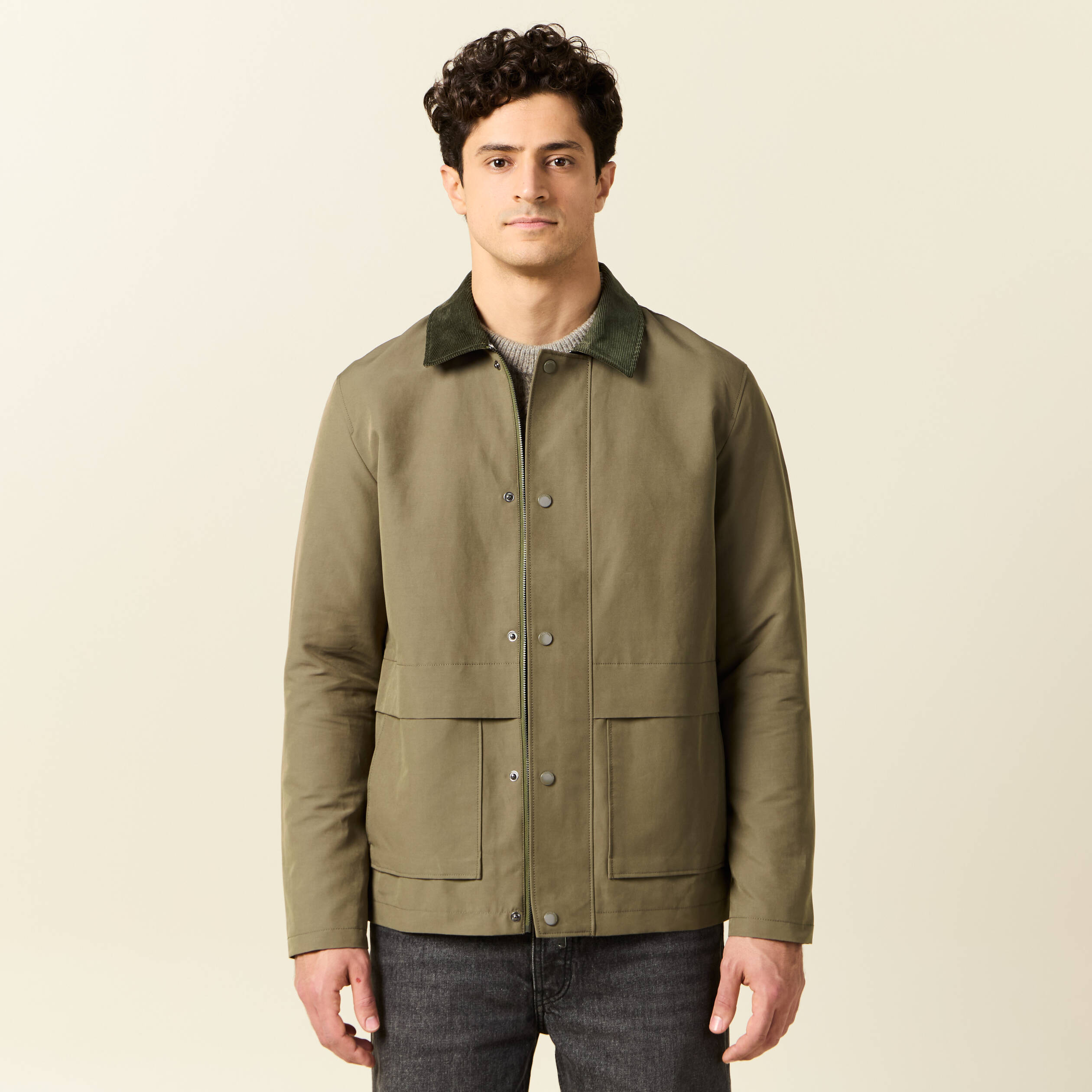 Veste d&eacute;perlante boutonn&eacute;e vert kaki homme