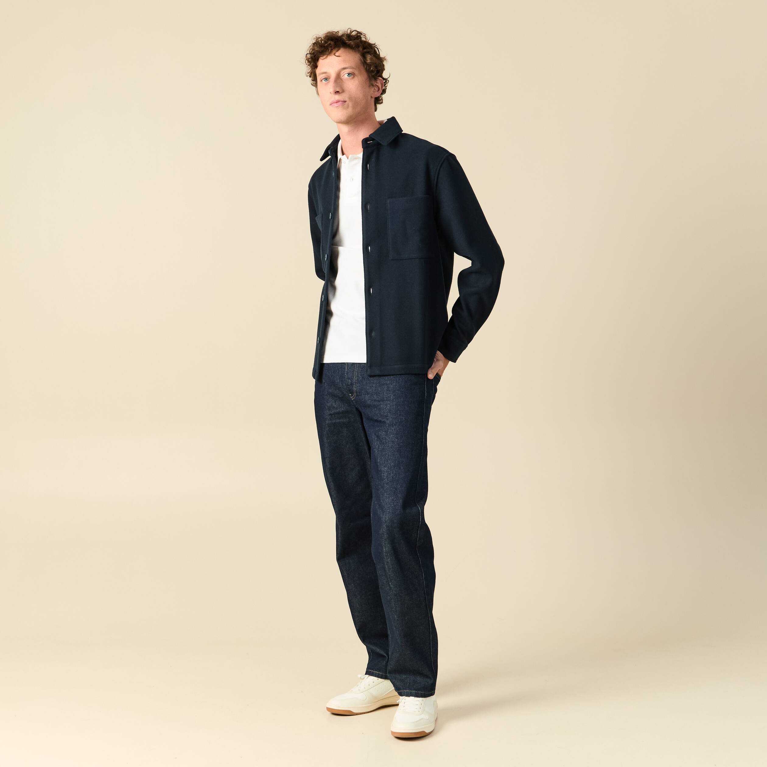 Polo cintr&eacute; manches courtes blanc homme
