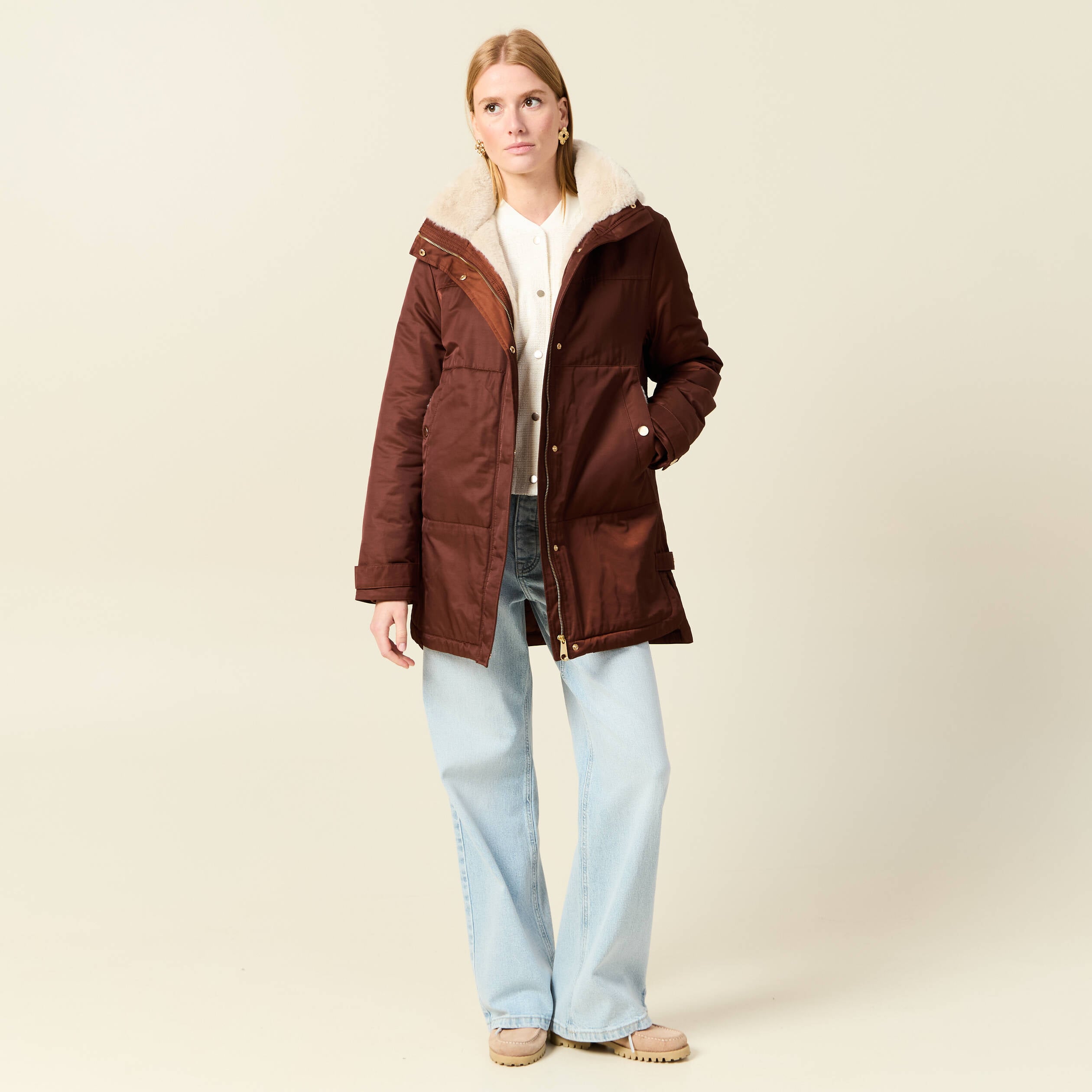 Parka droite &agrave; capuche marron fonc&eacute; femme