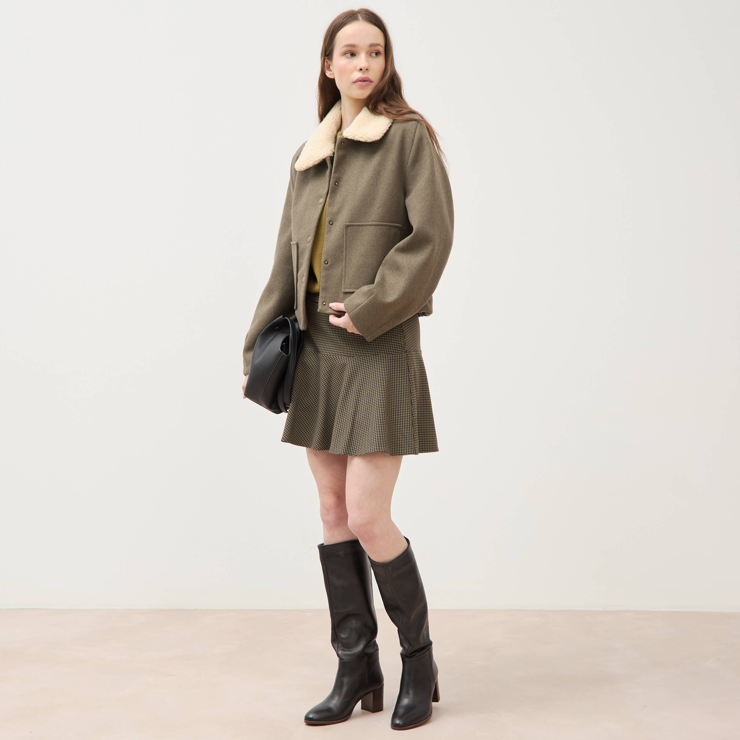 Blouson court oversize col sherpa vert kaki femme