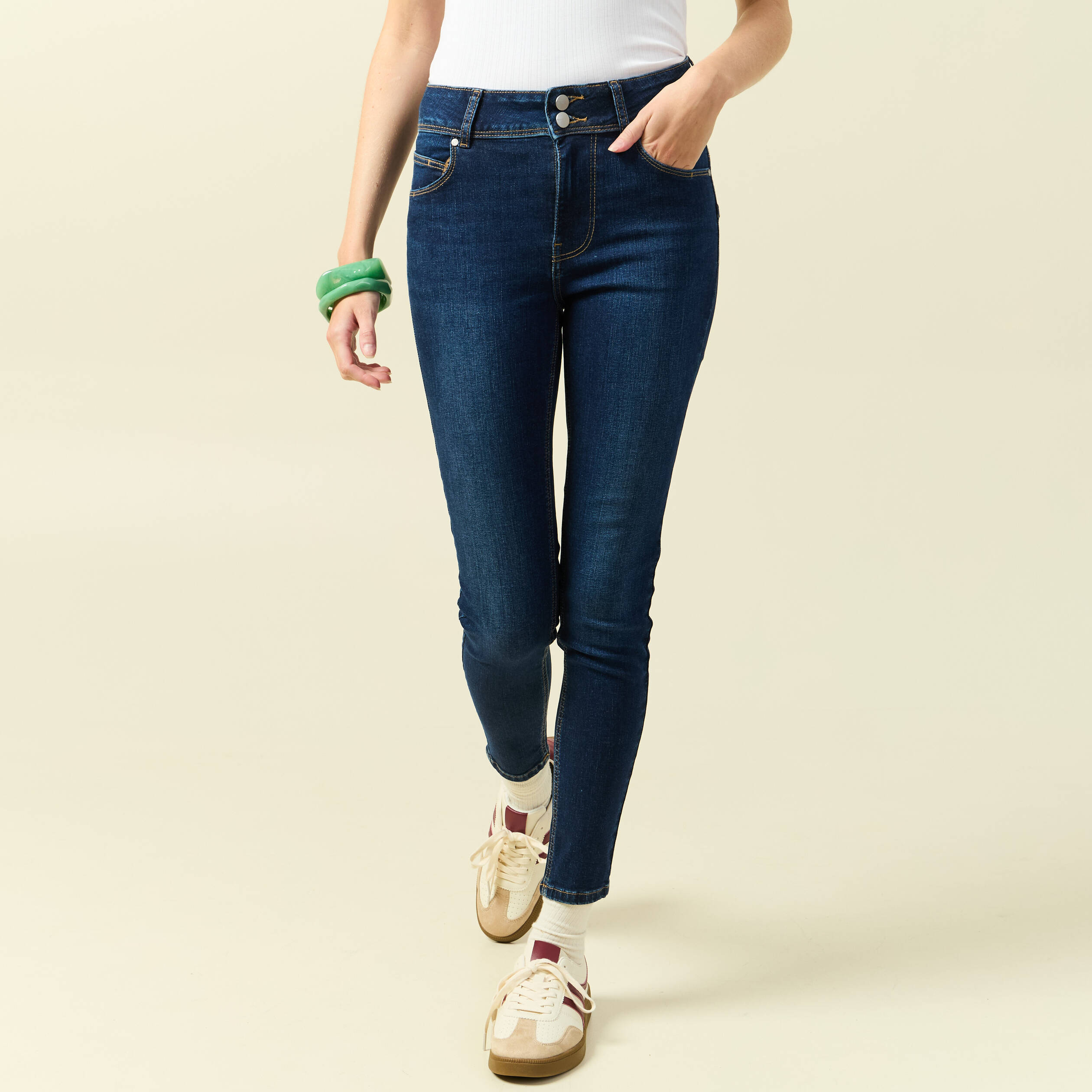 Jeans skinny 7/8&egrave;me taille haute denim brut femme