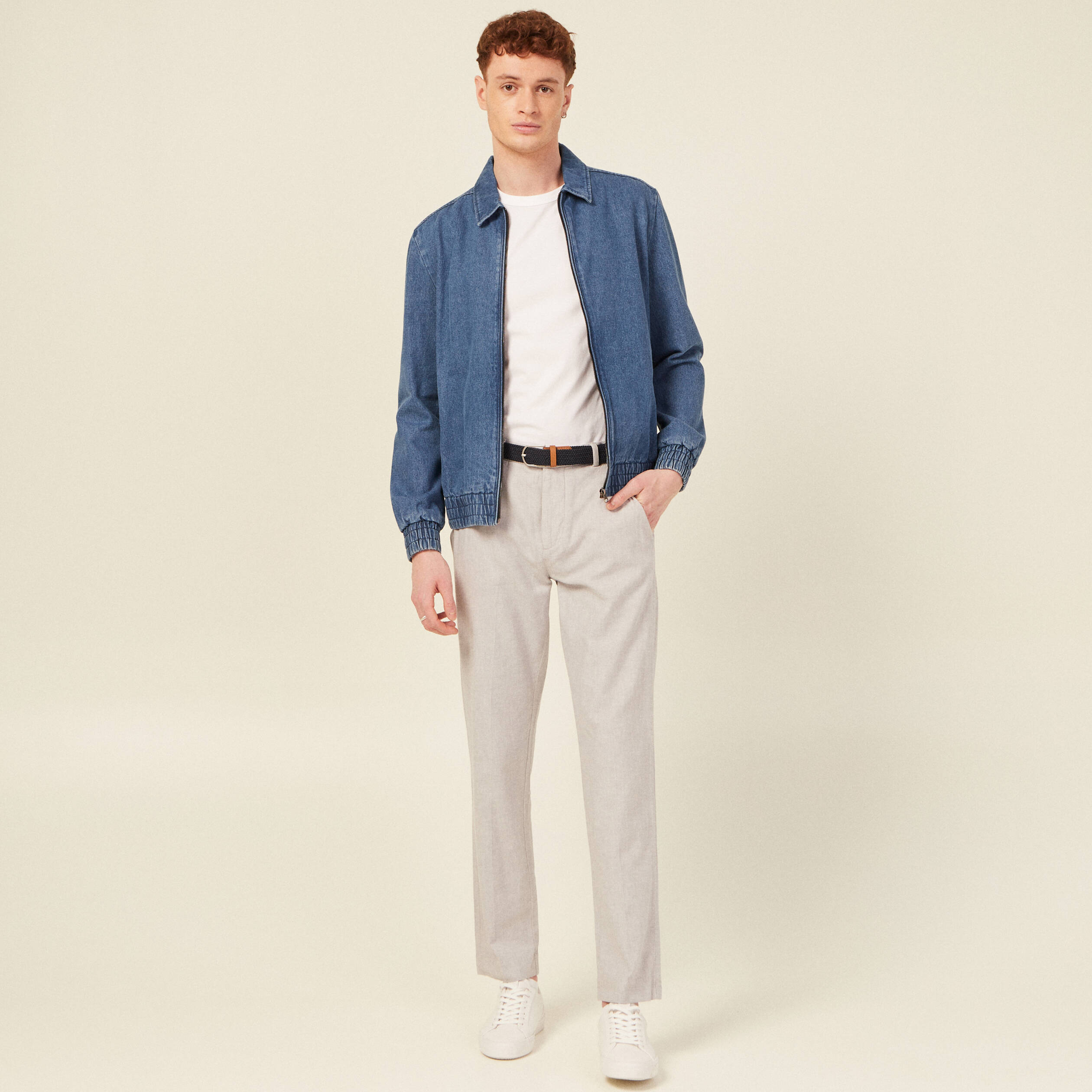 Pantalon chino longueur 32 avec ceinture gris fonc&eacute; homme