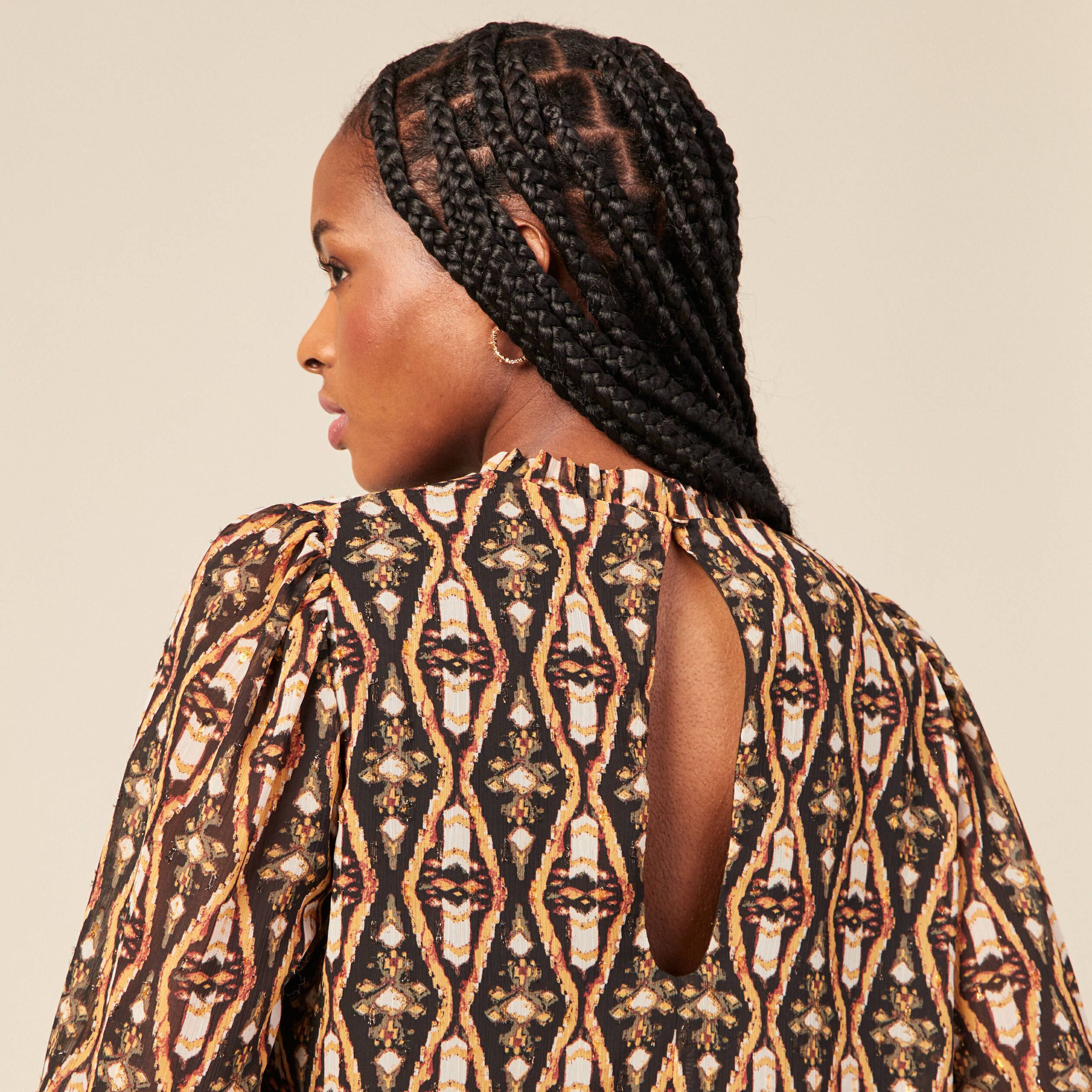 Blouse cintr&eacute;e manches longues col rond camel femme