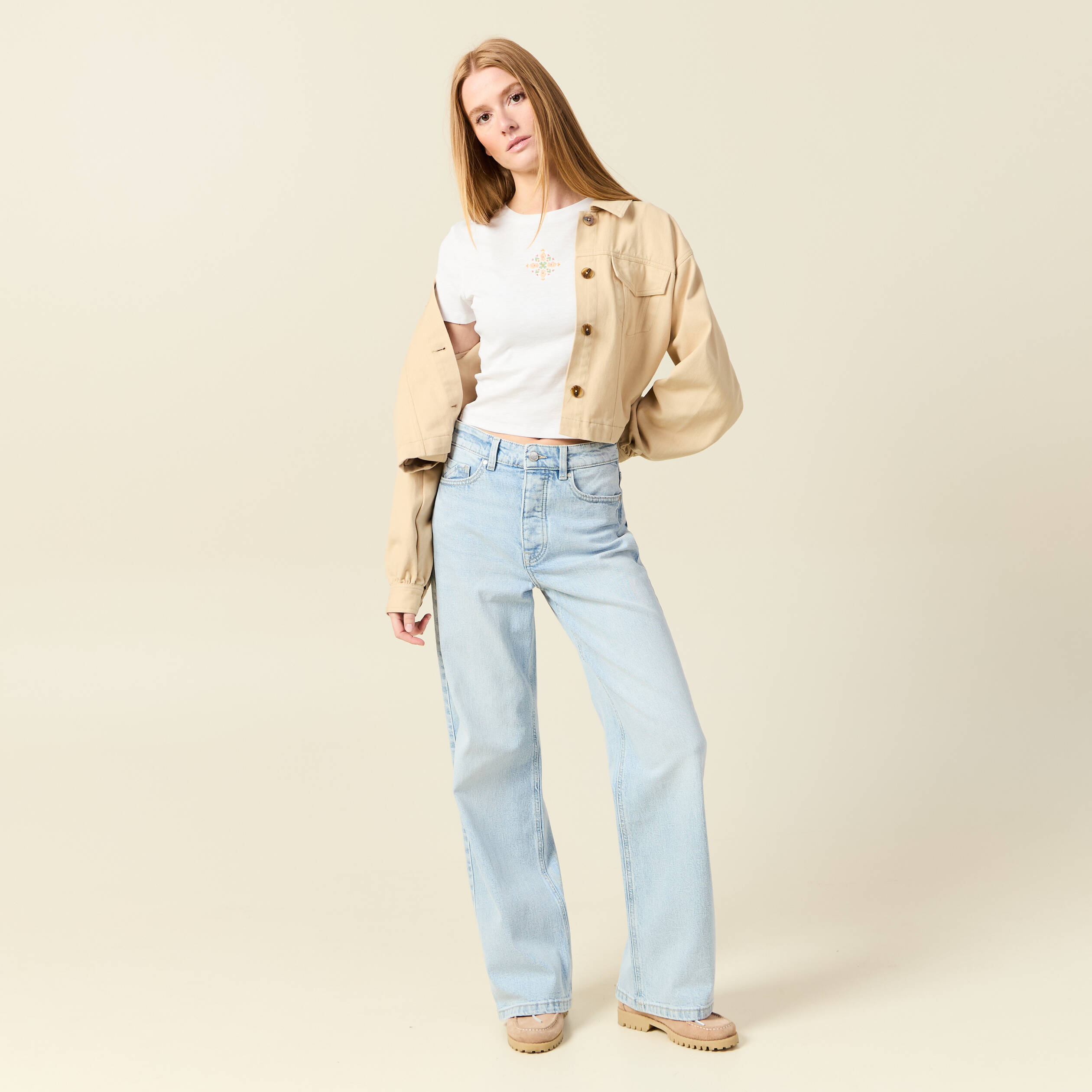 T-shirt ajust&eacute; cropped col rond ivoire femme