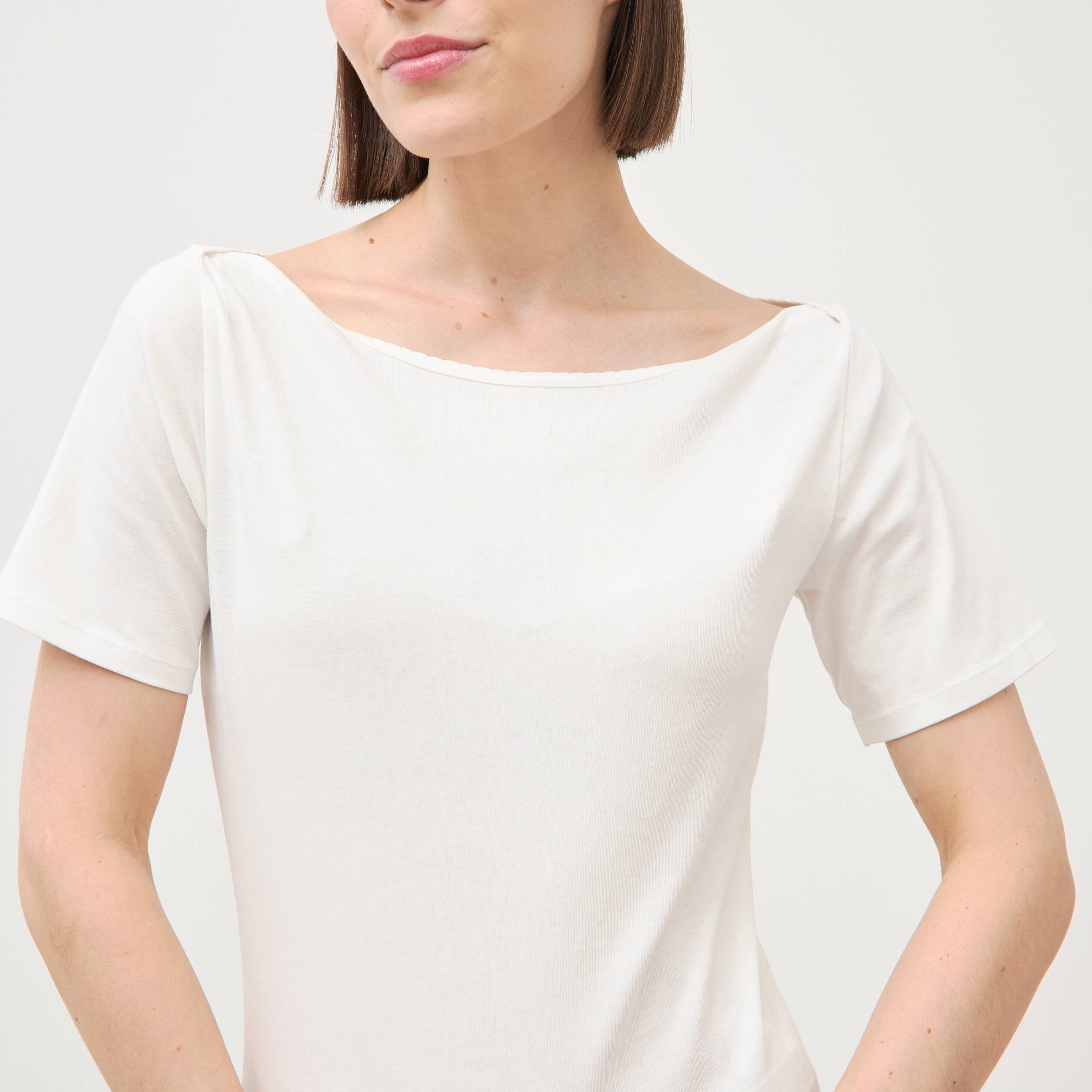 T-shirt ajust&eacute; manches courtes ecru femme