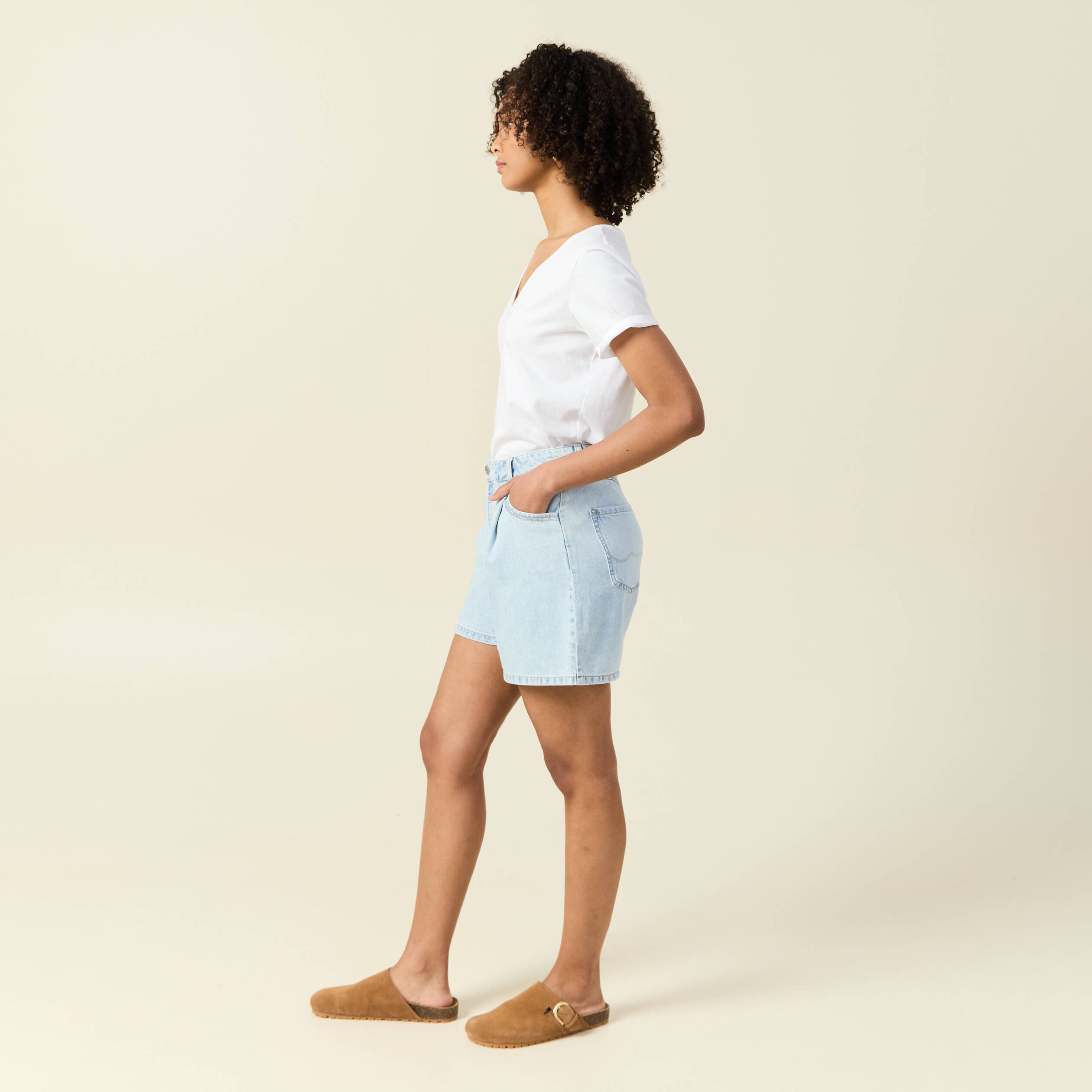 Short droit en jean &agrave; pinces denim bleach femme