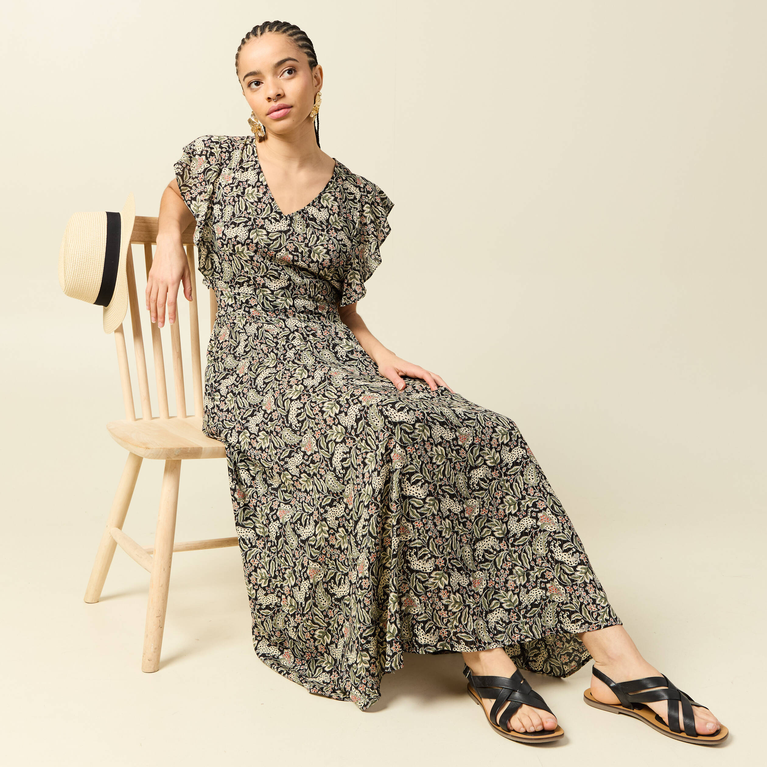 Robe longue &eacute;vas&eacute;e col v manches courtes noir femme