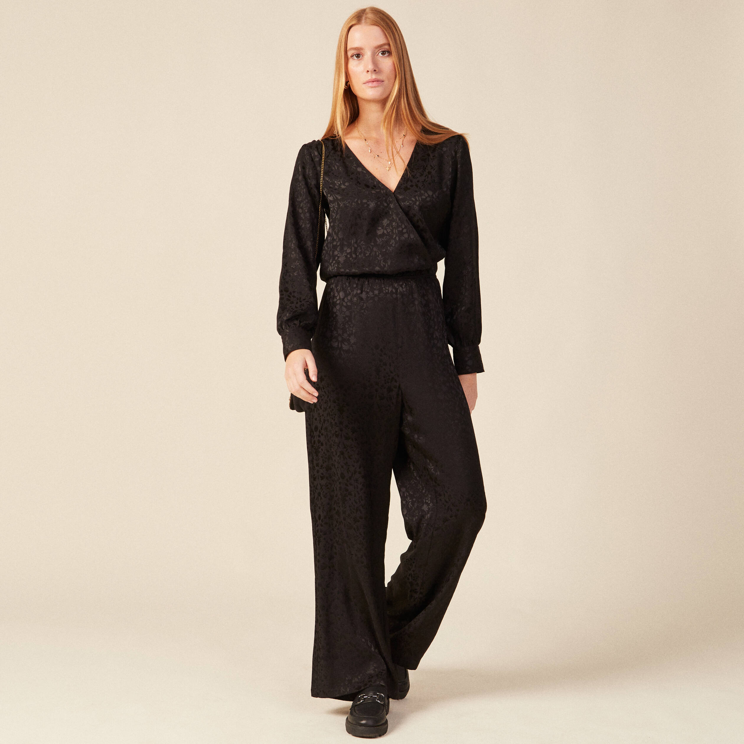 Combinaison femme manches longues effet satiné brillante