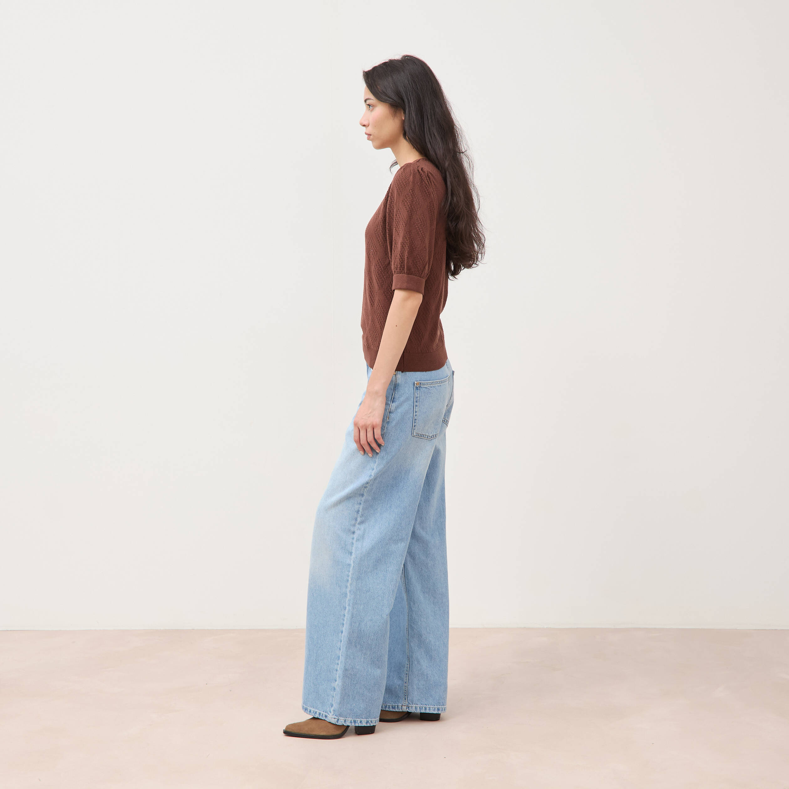 Pull ajour&eacute; droit court manches courtes marron fonc&eacute; femme