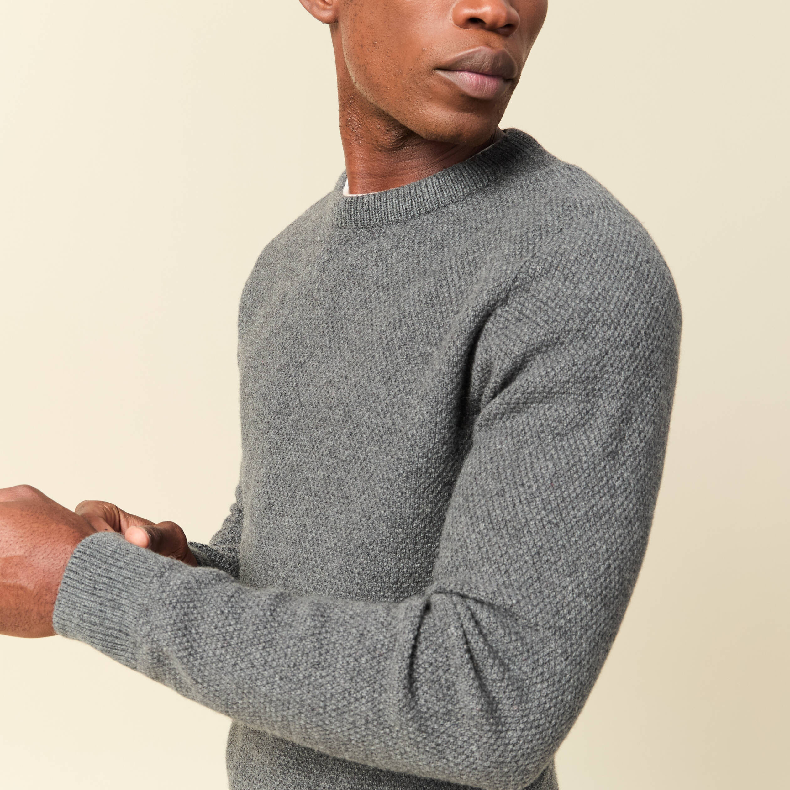 Pull manches longues fabriqu&eacute; en France gris fonc&eacute; homme