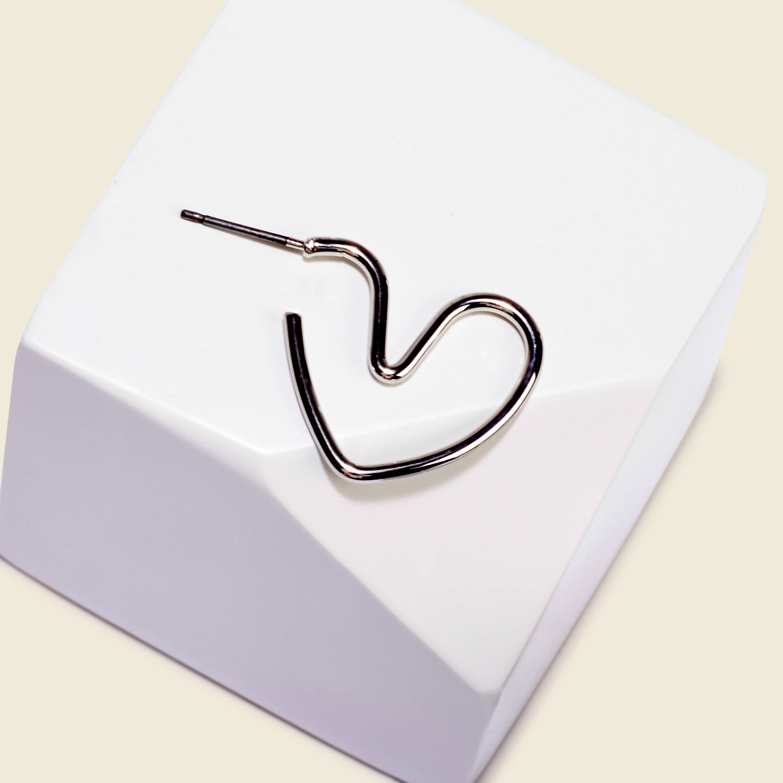Boucles d'oreilles créoles couleur argent femme
