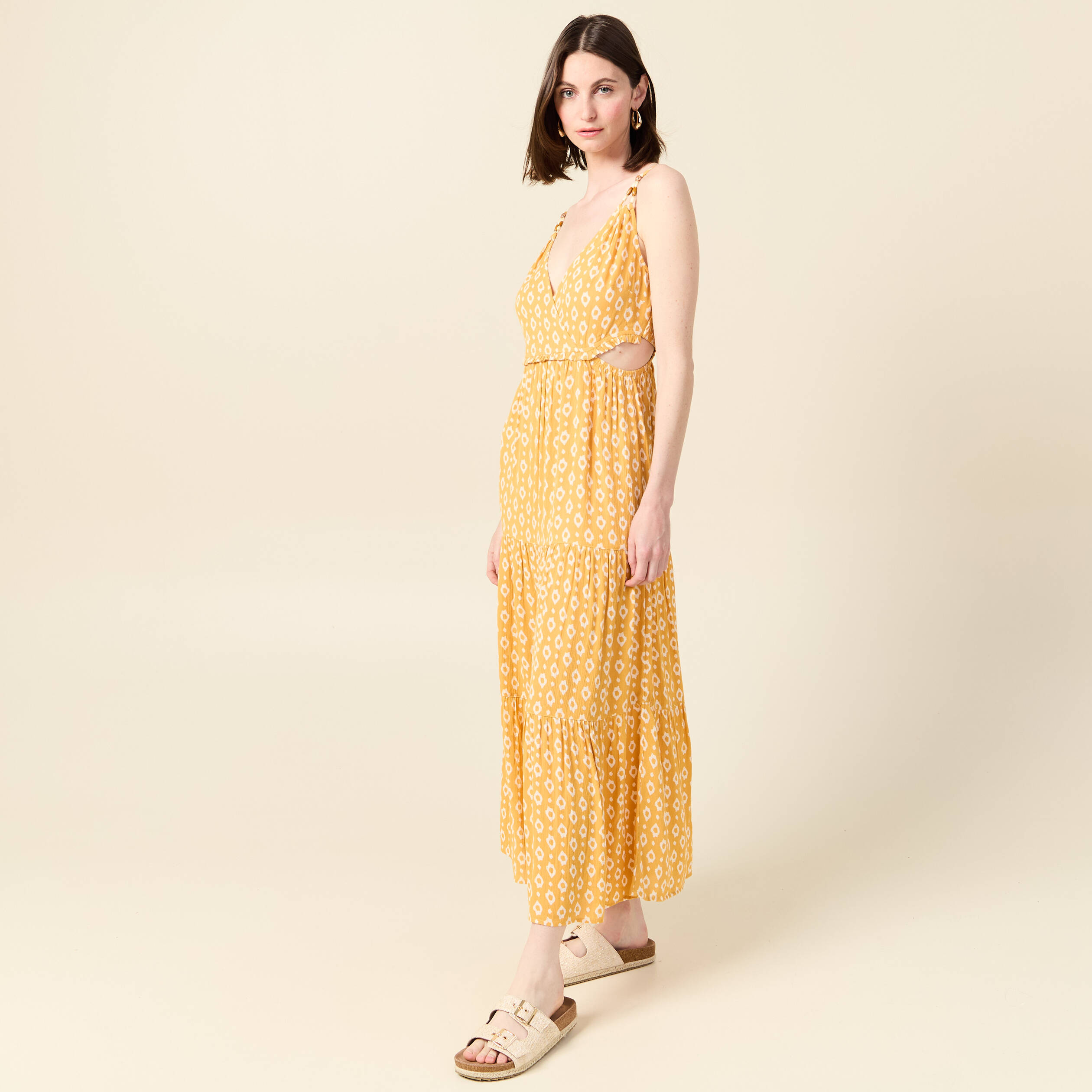 robe longue evasee a perles jaune femme Robe longue évasée à perles jaune femme