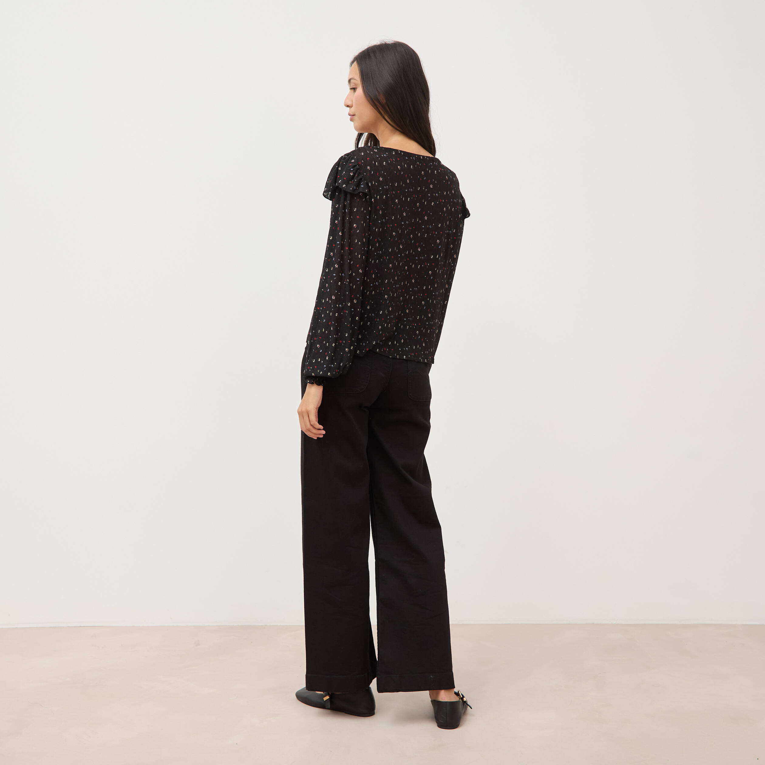Blouse droite manches longues col rond noir femme