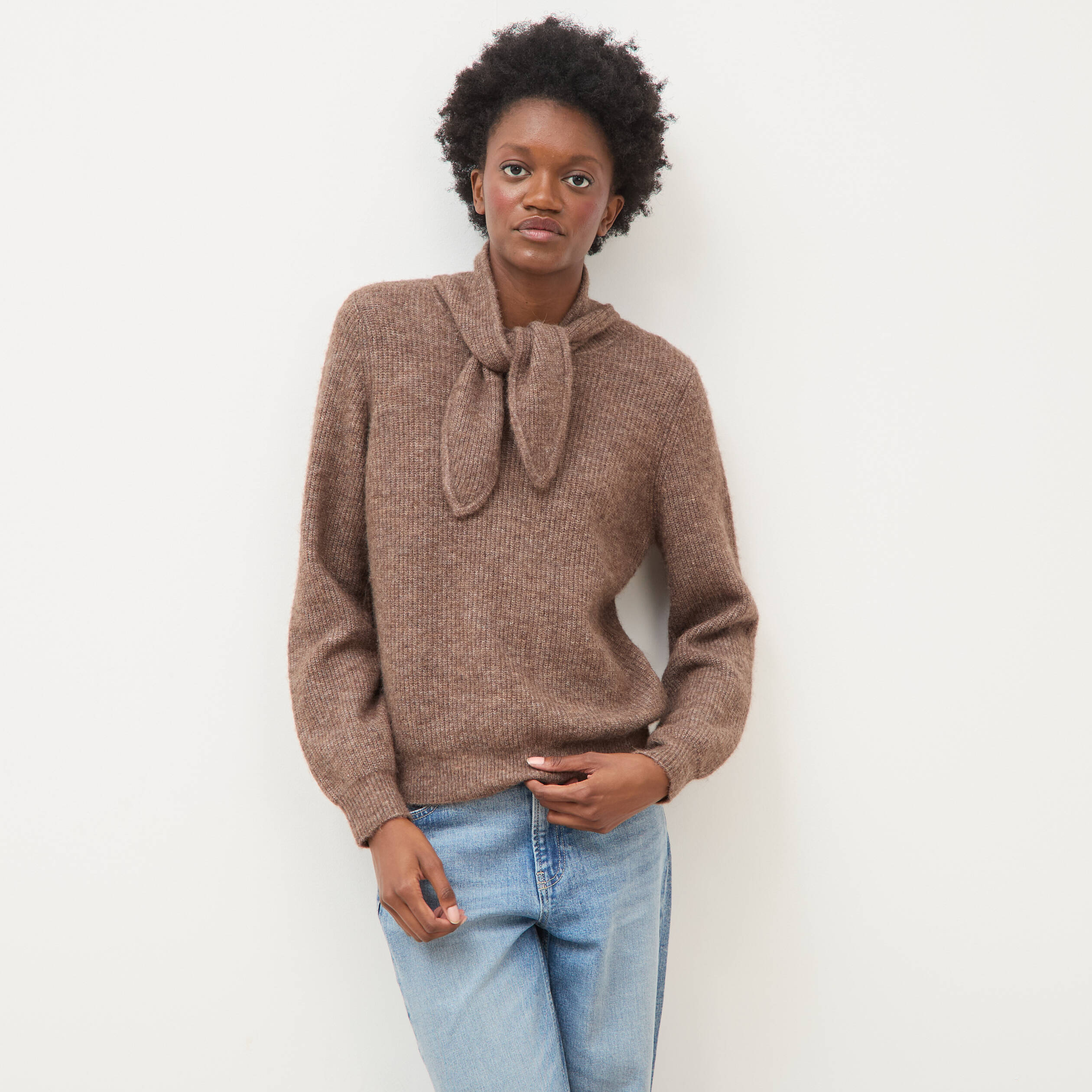 Pull droit col montant manches longues marron femme