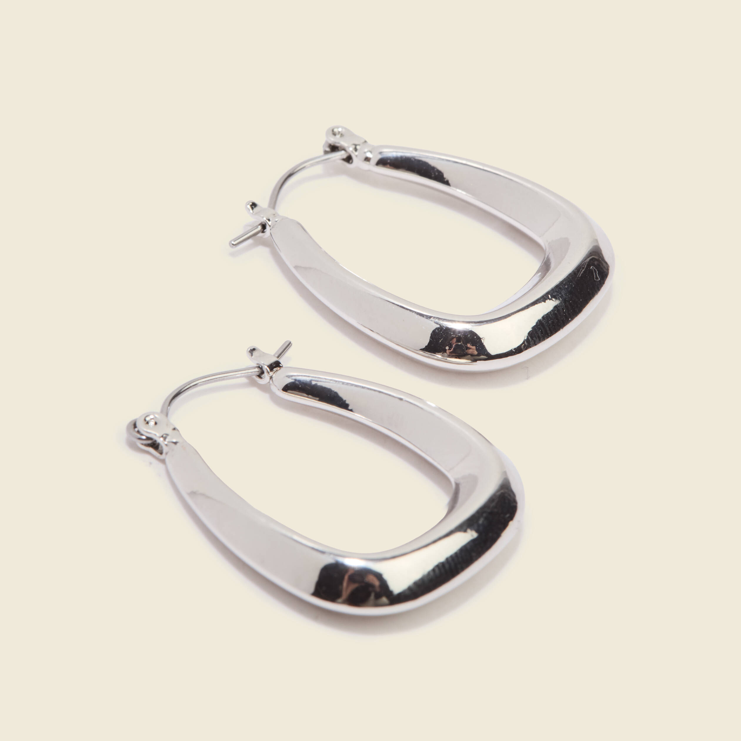 Boucles d'oreilles couleur argent femme