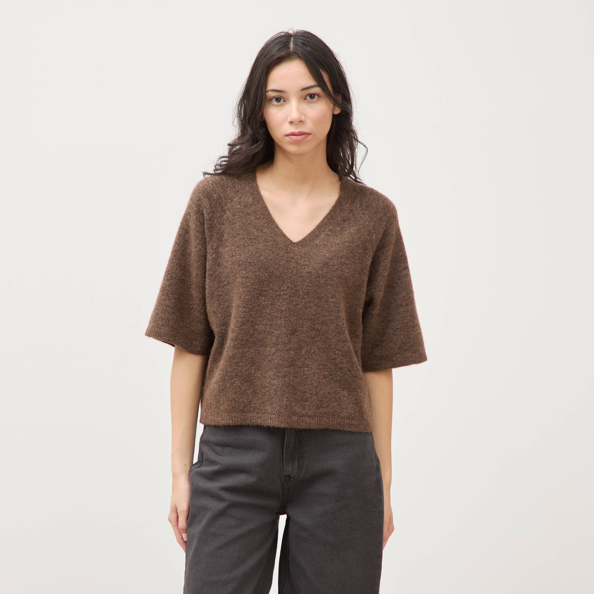 Pull droit col rond manches courtes marron femme
