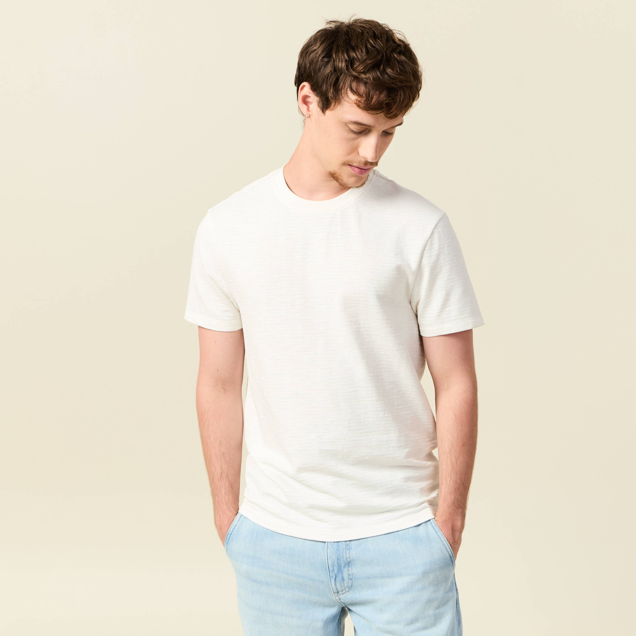 t shirt cintre col rond manches courtes ecru homme T-shirt cintré col rond manches courtes ecru homme