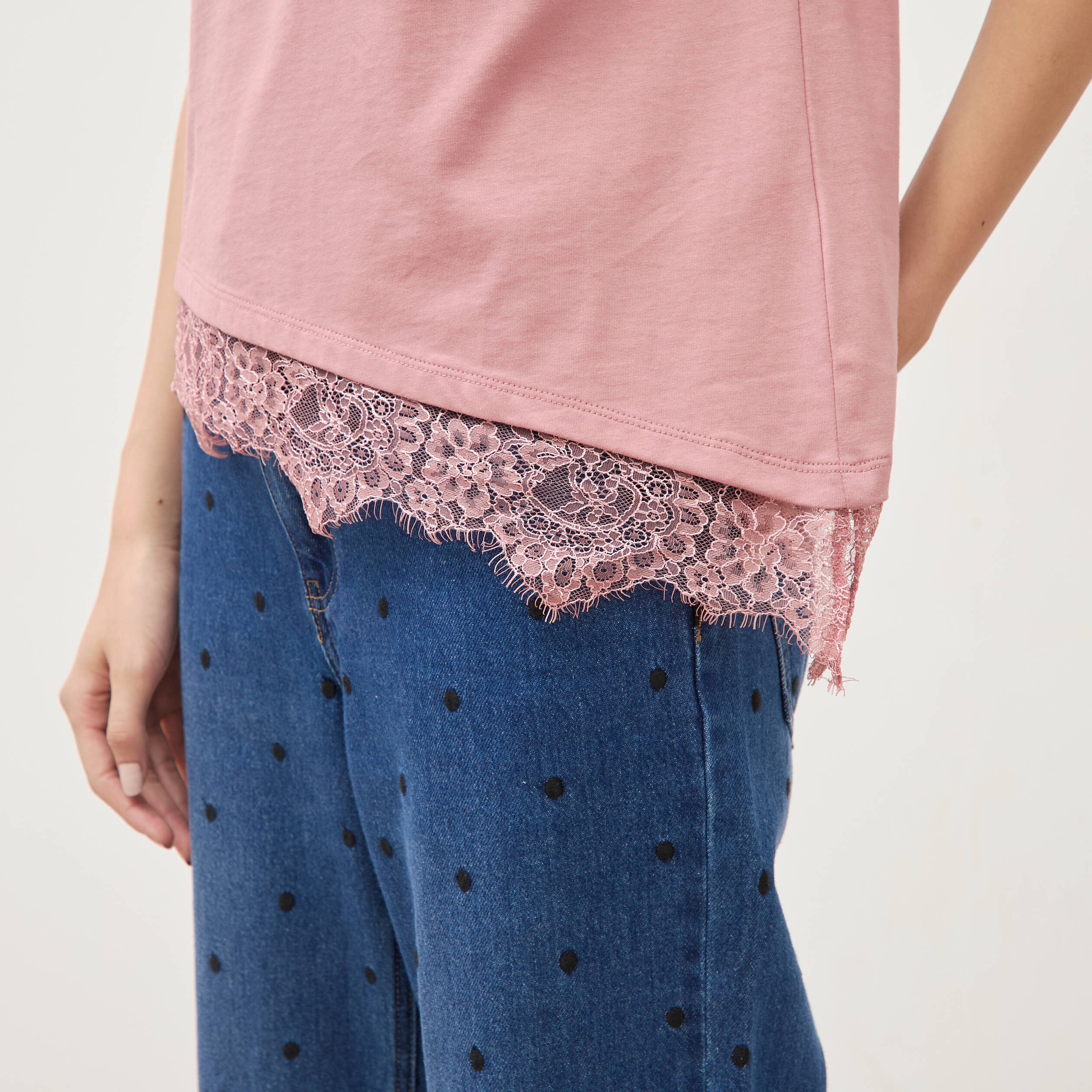 T-shirt droit col rond avec dentelle vieux rose femme