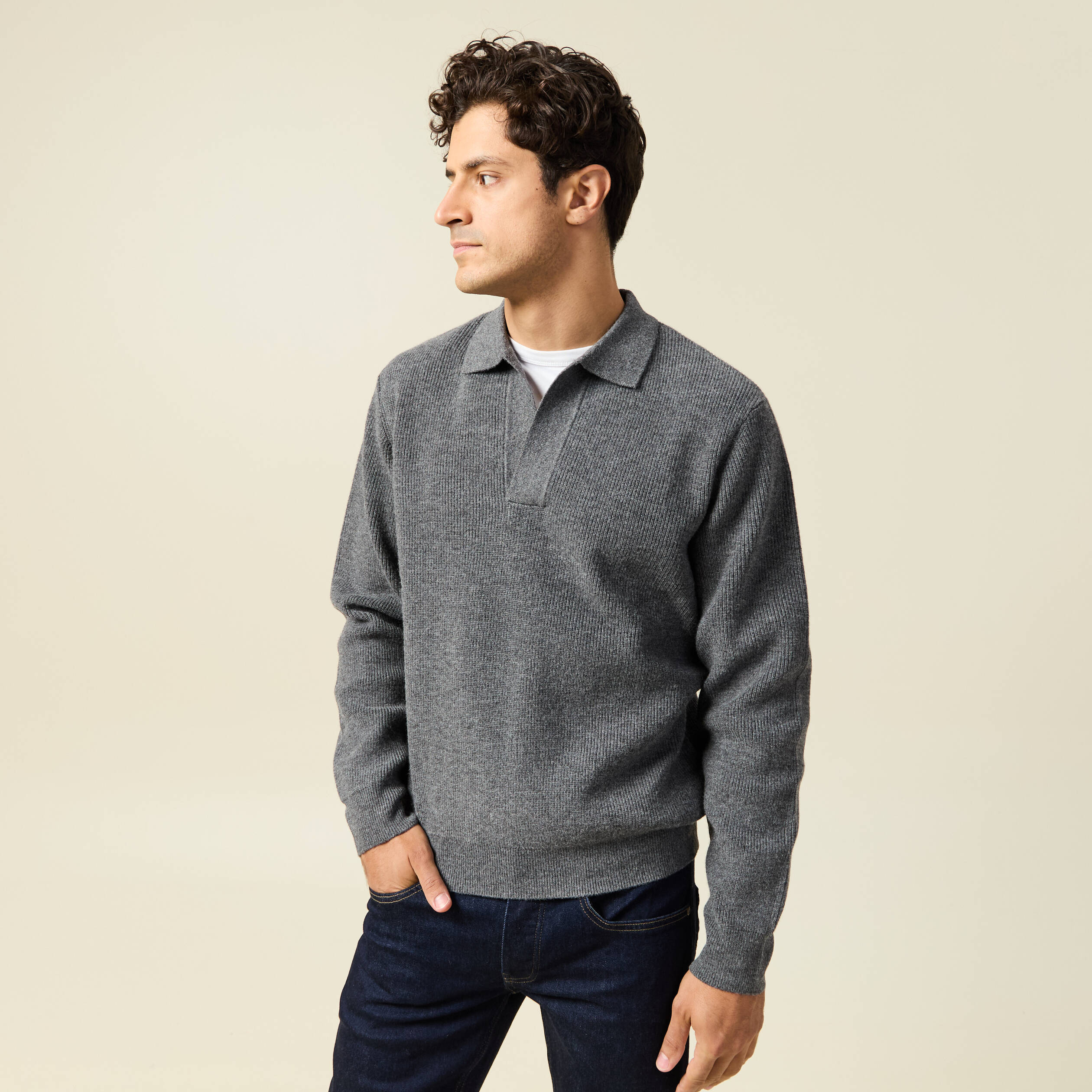 Pull col v gris fonc&eacute; homme